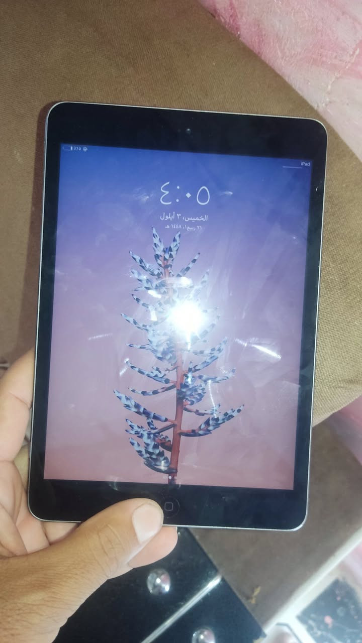 الجهاز: أبل آيباد ميني مقلد ايفون  (iPad Mini). 
الحالة: مستعمل نظيف جداً وشغال بشكل ممتاز بدون أي مشاكل.
الاستخدام: ممتاز جداً للأطفال، لمشاهدة اليوتيوب، الدراسة، والألعاب الخفيفة  السعر 70الف معه توصيل بي مجال ❤️***********
