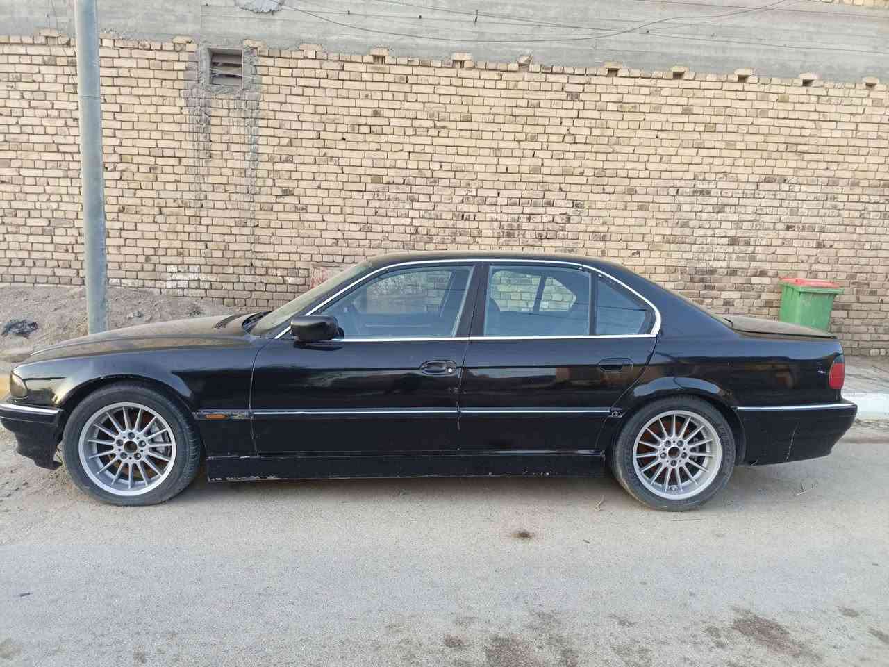 سلام عليكم
BMW موديل 95 خفاش
740 مكينة وكير جديدات
 تبريد شغال 
غرفته نضيفة 
ويالة البينا 18 جدد
راعيه ما اندلة ابيع فقط وكالة
مكاني كوت
السعر 45وبيه مجال للاستفسار ***********
