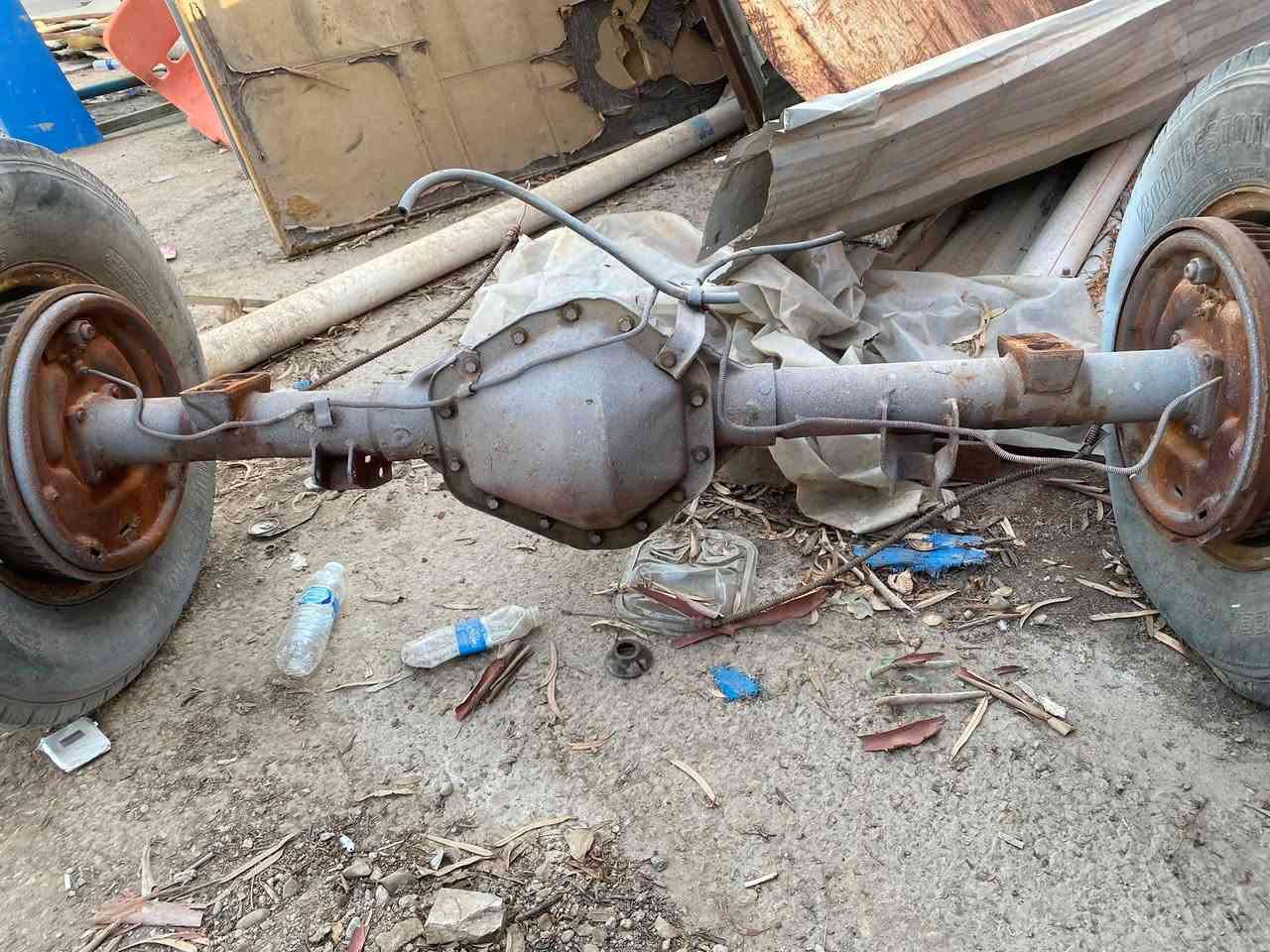 السلام عليكم اكسل ثمانية برغي تك تاير مو دبل موديل ١٩٨٢  هو وزوج ويلات بي السعر ٢٥٠ الف مكاني بغداد شارع فلسطين 
***********
