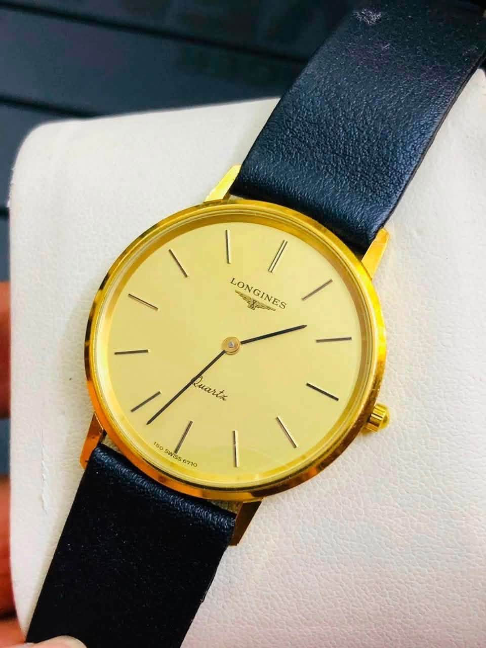 ساعة لونجين( LONGINES) كواتز 
سويسري اصلي  انتاج الثمانينات 
 سلم / تغليف ذهب 20 مايكرو    
للاتصال ***********
