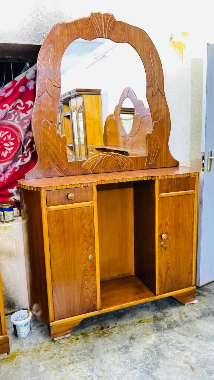 غرفه نوم شغل حصيبه حطاطه الاصلي كلها صاج جديده طك بعده جديده طك السعر 675 وببه مجال للاستفسار الاتصال ع الرقم ***********

