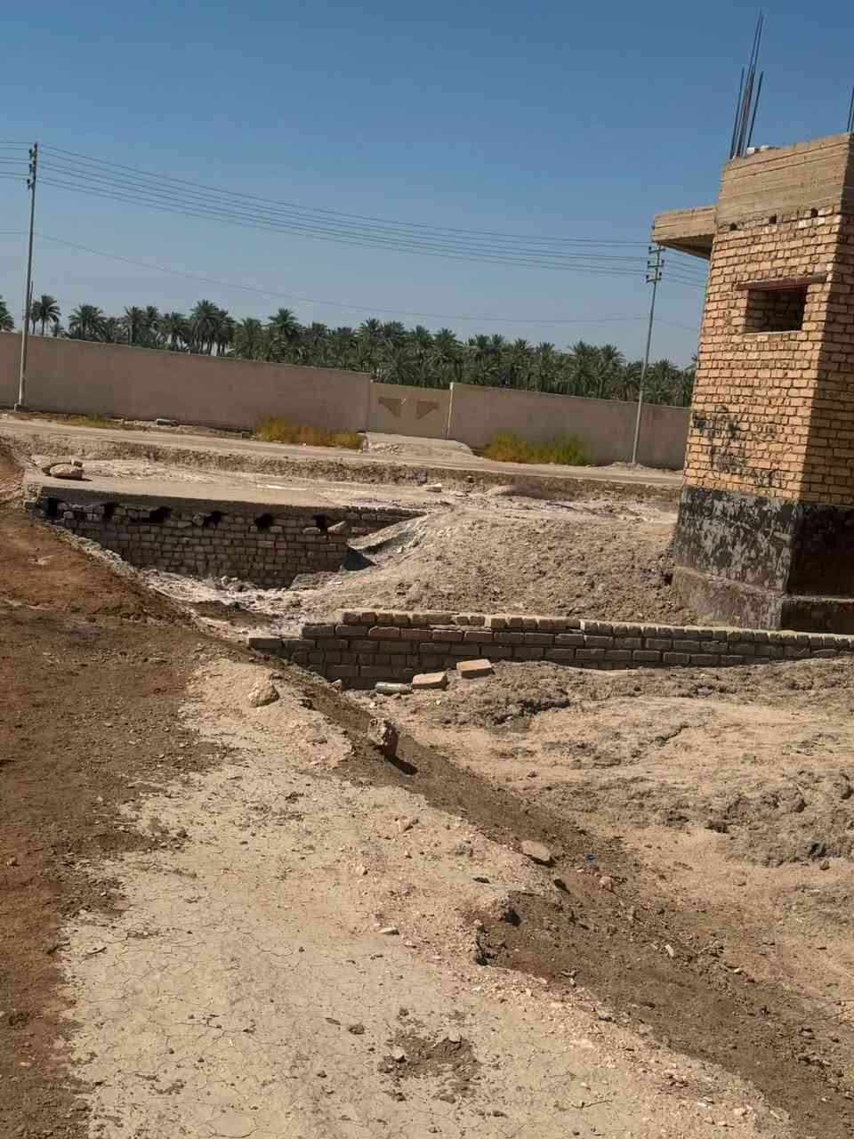 قطعة ارض للبيع مساحه ٦٥٢متر 
طابو زراعي سند٢٥ ثاني قطعة عن شارع الرئيسي 
داخل حي سكني خدمات كامله ماء اساله كهرباء 
ظفيره انتر نيت ضوئي عنوان بابل الحله ورديه سيف 
سعد شارع المشجر ثاني قطعه عن شارع التبليط 
للاستفسار آكثر مراسلة الصفحه أو الاتصال على الأرقام التأليه 

***********
