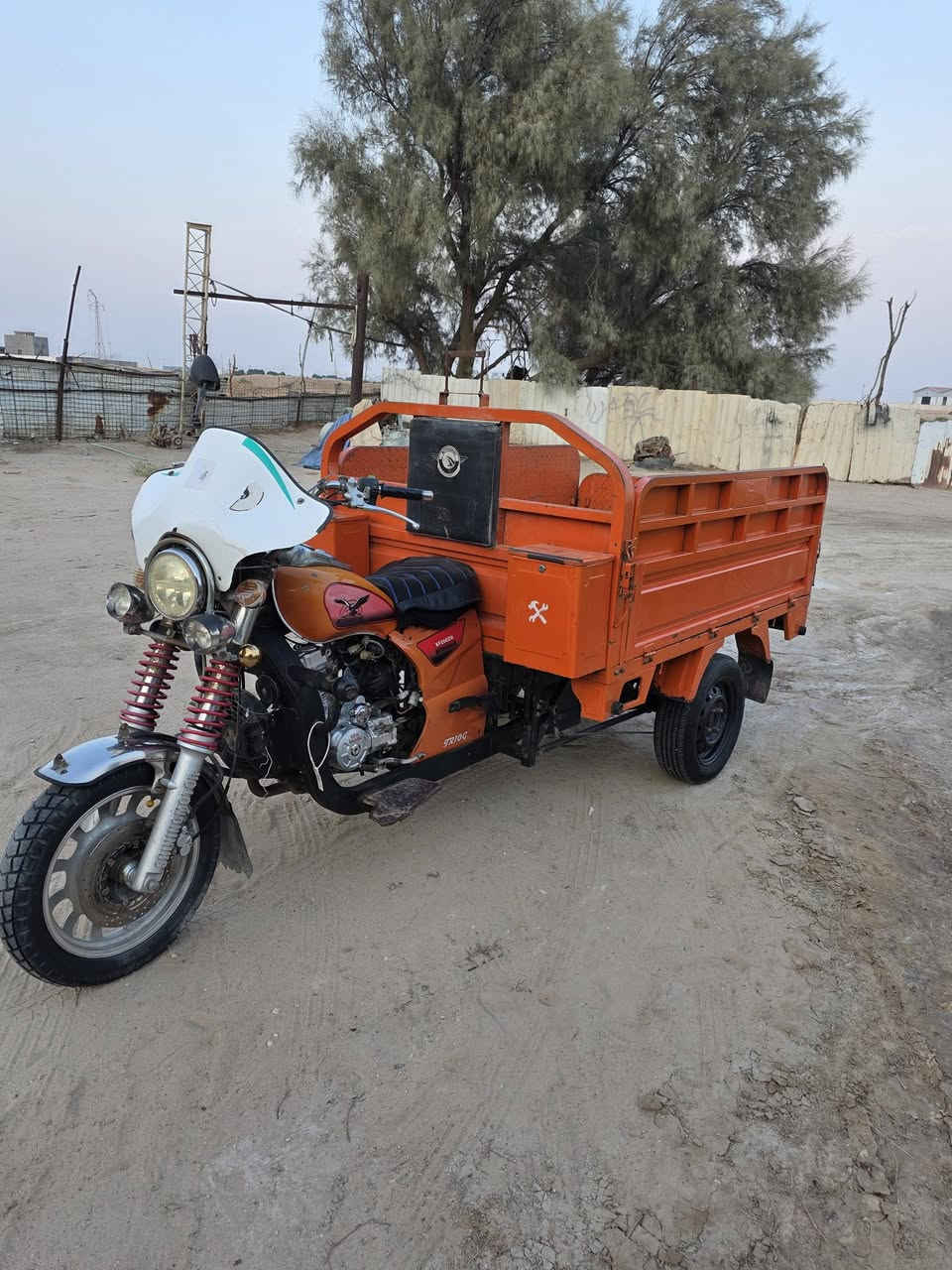 سلام عليكم ستوته جمرة فحل البيع مديل ٢٢ أوراق كامله كهربايات محرك اكسن شاصي ما بيه اي شي بدي ما بيه خياس مكان البصره سفوان سعر ٢١٠٠بيه مجال لشراي ***********
