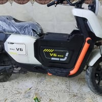 دراجة شحن • V6 بلاك • نظيفة