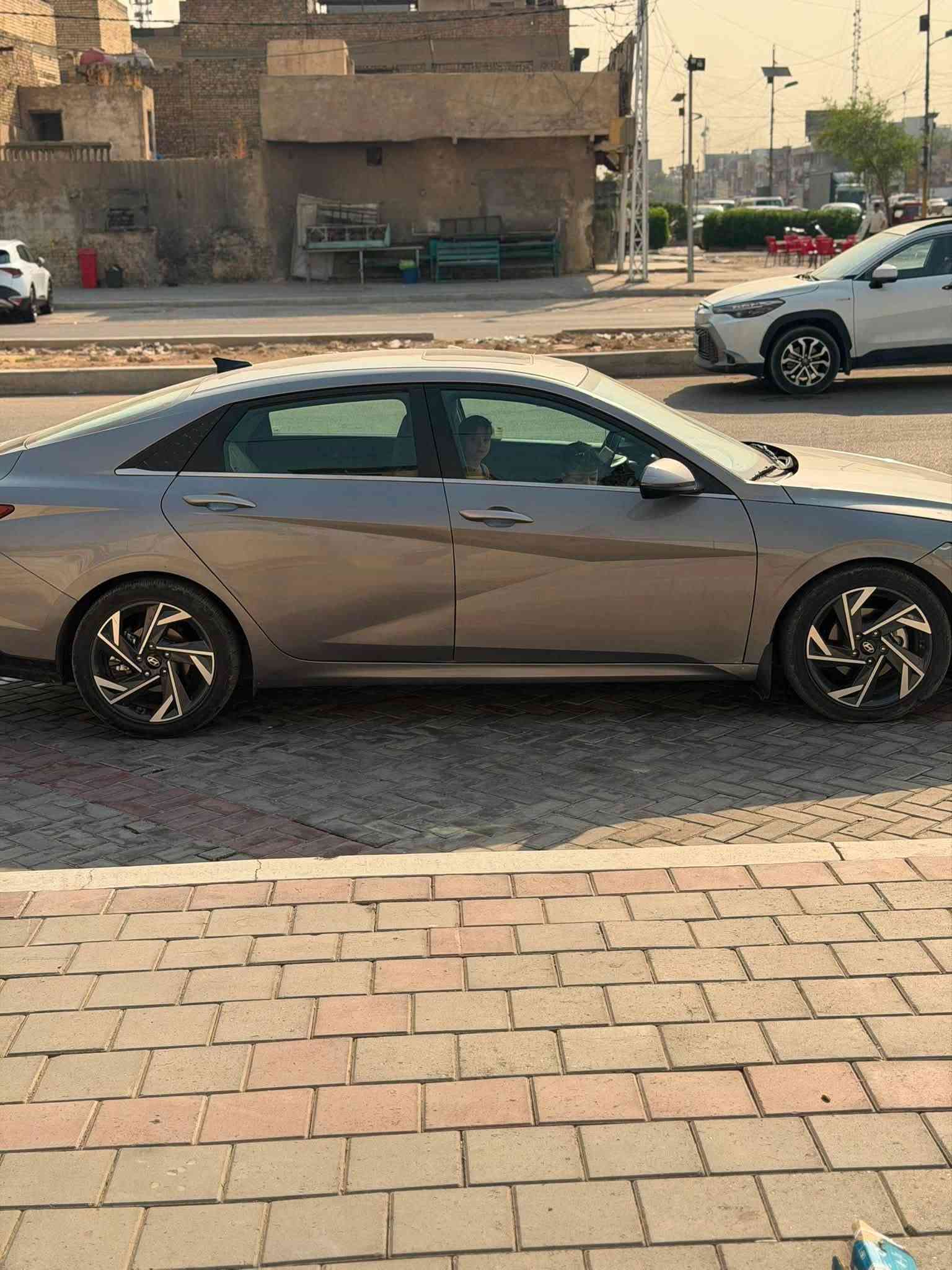 سلام عليكم
النترا وارد امريكي هايبرد موديل 24 فول لمتدد كل الموصفات  بيهه داخل ابيض تبديل بس باب الصدر يرباك برده  ماشيه 36 الف باسمي تحويل مباشر مكاني بغداد السعر 152 الاستفسار ***********
