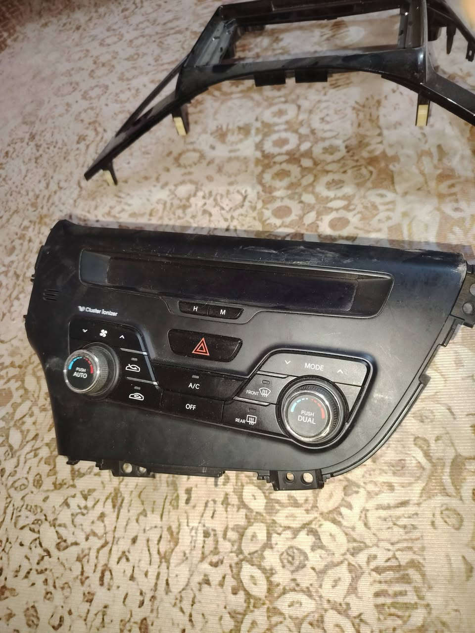 شاشه مال تبريد مال او بتما 14 و غلاف مال شاشه سوناتا 11 او 12
و درع مال بيكم للبيع
***********

