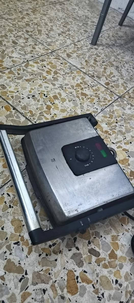 للبيع كلمن وسعره مكاني الحريه الثالثه قرب مطبعه المنار الشراي فقط يراسل او الإتصال الرجاء ***********
