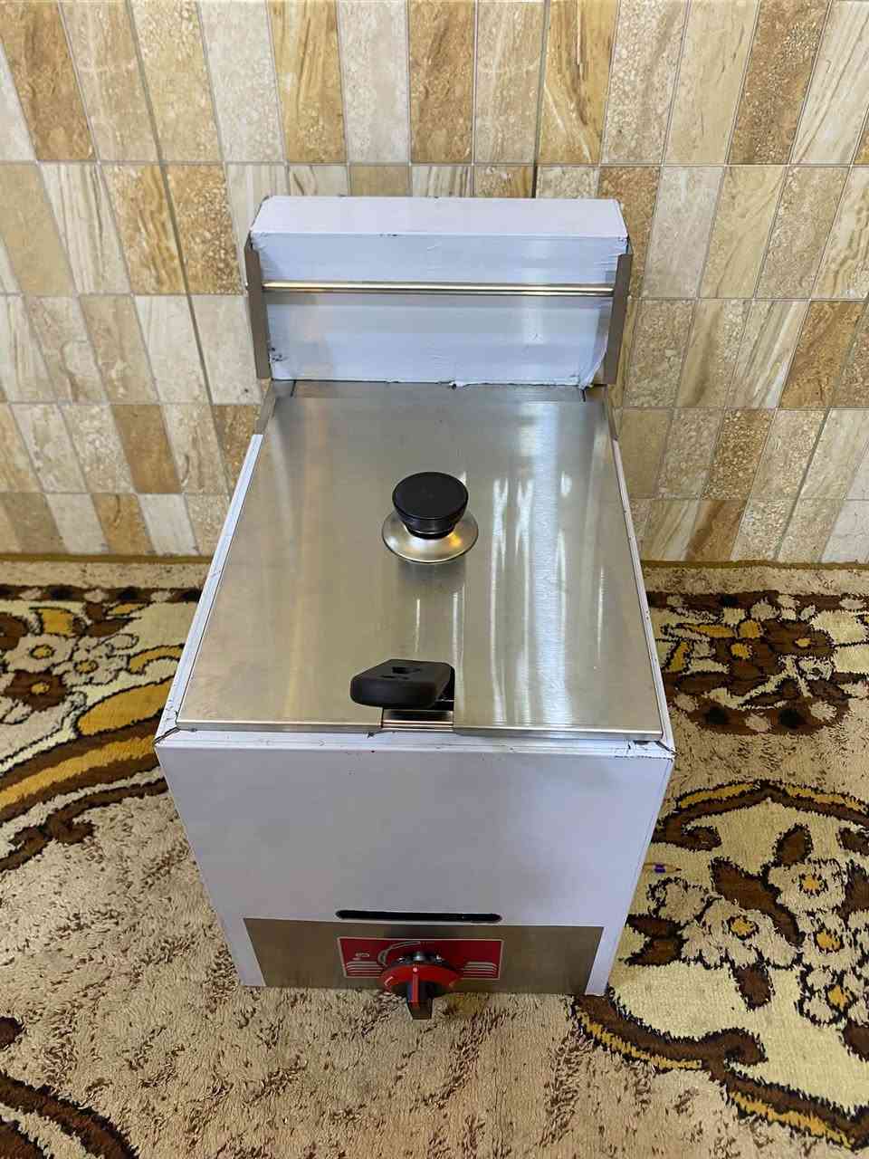 قلاية غاز جديدة غير مستخدمه للتواصل على رقم ***********
