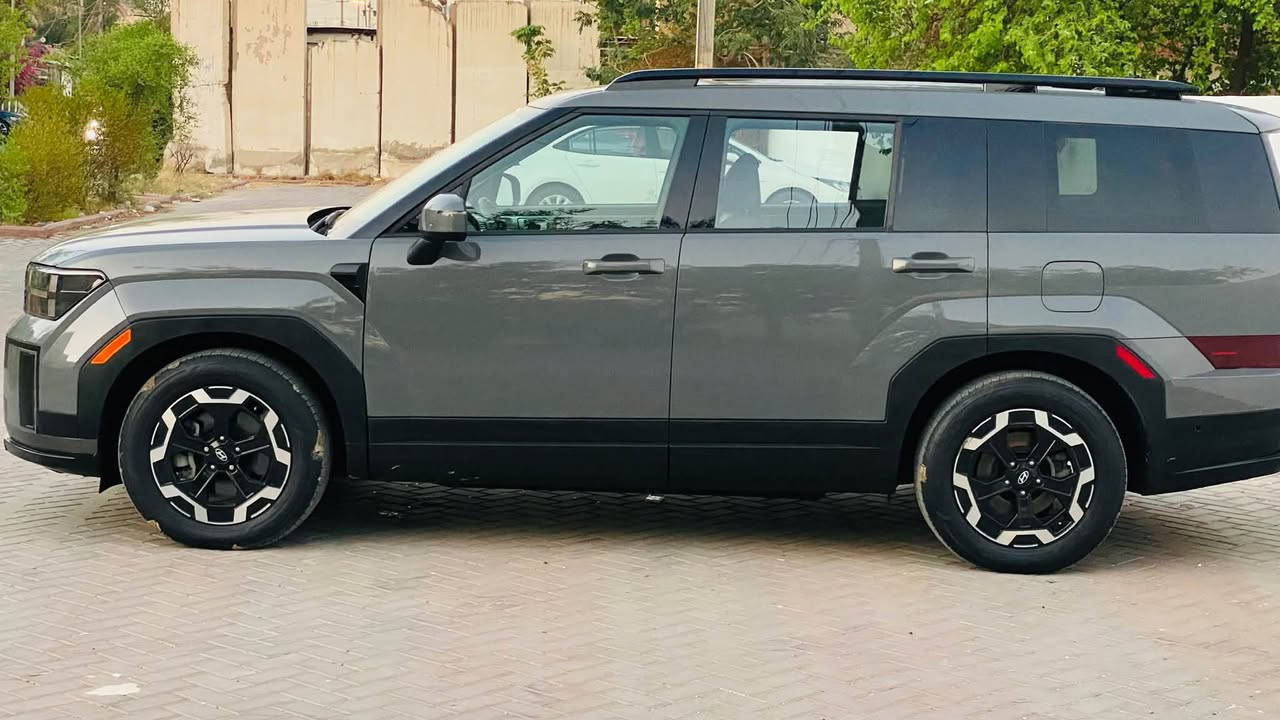 السلام عليكم ( للبيع فقط ***********)
هونداي سنتافي موديل 2024 الشكل الجديد 
7 راكب محرك 2500 توربو لون مميز سمنتي 
دخول جديد وارد امريكي قبل كم يوم رقمتها اربيل
حادثها موضح بالصور (طخه بسيطه بالمسطره الخلفيه مال الجنطه  ومصلحها على كدها + طخه بمقدمة البنيد بالحافه 
ليبل واحد كل اجزاء السياره بدون تبديل
حتى الجنطه ممفتوحه براغيها 
مكفوله من البارد والصبغ والتبديل 
عدا اللي ذكرته وشرط السونار وين ميعجبك
بيها ايرباك ستيرن وراجع بلادي شركه
السياره فوول مواصفات بدون بانوراما
♦️بصمة تشغيل + بصمة ابواب + صندوق كهرباء 
♦️شاشه ايباد متصله + دشبول الكتروني متغير الالوان
♦️كشنات جلد بالكامل وتحكم كهرباء
♦️تبريد مركزي 3 قطع 
♦️فور ويل AWD دكمه + سونار خلفي
♦️داتو شو + ويل 19بلادي
♦️شحن لاسلكي + تدفئة مقاعد 
♦️4 انظمة قياده + قياده اليه 
♦️اضويه ليد + ليد نهاري 
♦️الدشبول كله لمس + قاصه سريه
♦️كامره خلفيه + رادار 360 درجه
♦️حساسات اماميه وخلفيه 
♦️شفتات سرعه + تحديد مسار 
♦️اشاير بالمري + نقاط عمياء 
♦️ماشيه 42 فقط مشي امريكا 
♦️لغد وشاصي ودواخل كله على وضع الشركه 
♦️كير ومكينه وصدر وتبريد بوضع الوكاله
♦️السعر 217 ورقه
♦️سنويتها الى سنة 2031 وتحويل او وكاله باللي يعجبك
♦️مكاني بغداد /المنصور /اوخلف الهايبر ماركت مال البياع
***********
للامانه السياره بالنايلون جديده بمعنى الكلام
