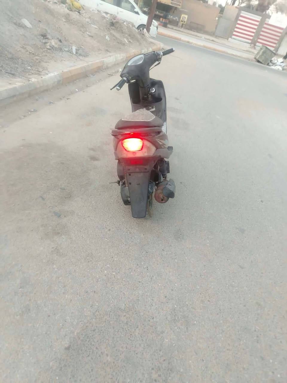 الحمزة الشرقي
دراجه ماكس عدله للبيع مكاني الحمزة الشرقي 

الدراجه مفتوح مره واحده 

كرهباياته كله شغاله 

السعر 450وبيه مجال حك الجيه
اتصل ***********
