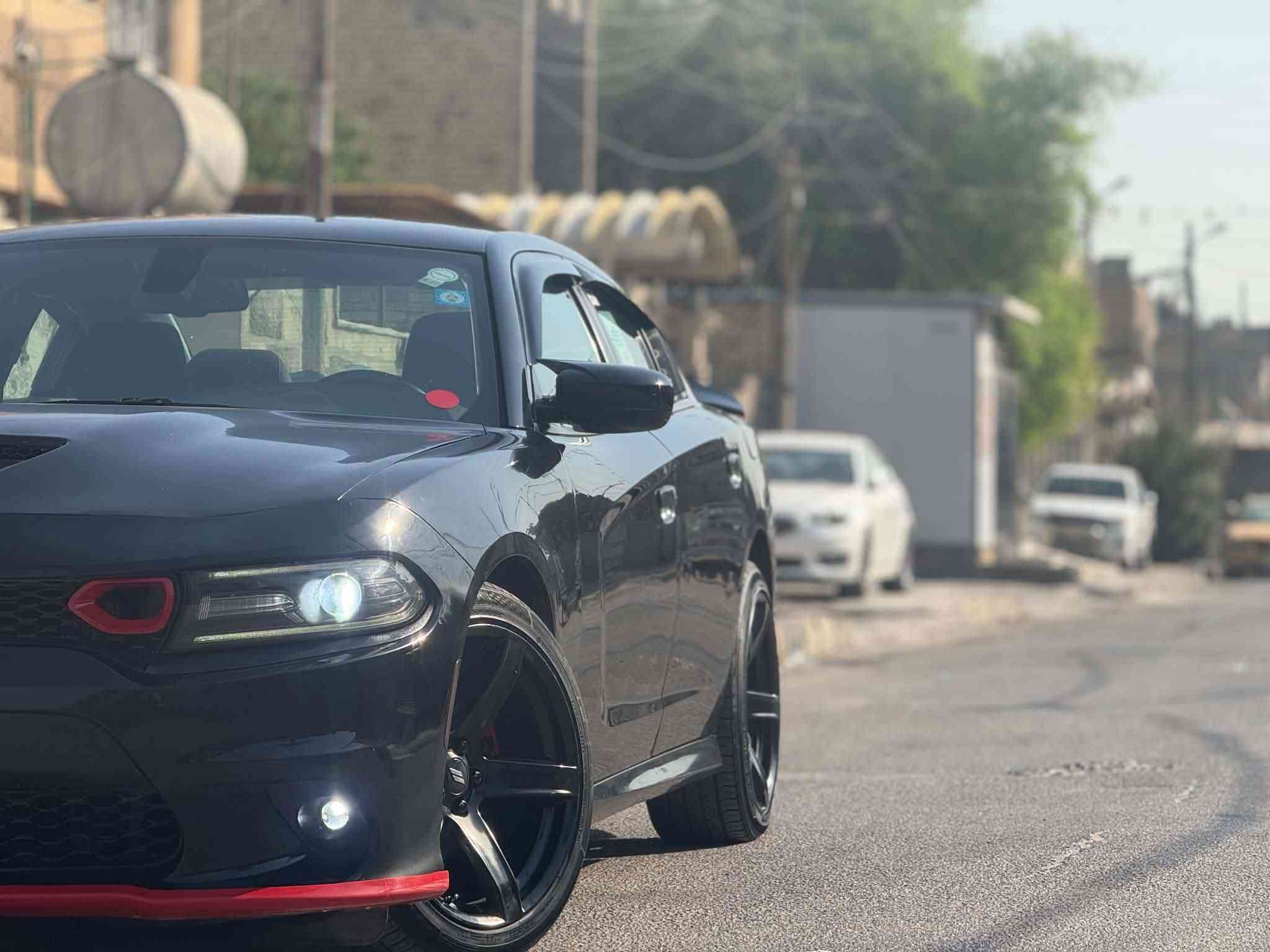 السلام عليكم دوج جارجر موديل 2015/ماشيه 150حقيقي فئه SXT بلاس
السياره داخله كلين شرط آكلين بلعراق صار بيهه بل جاملغ الخلفي ونصبغ وشخط بل جاملغ الامامي جهه السائق ونبخ ويا الباب شرط بدون معجون اوبدون تبديل  بدون شاصي بدون لغد بدون ايرباك السياره كفاله عده الي ذاكره السياره بدون اي قطعه تبدليل فقط البنيد لان امحدث السياره بيهه كت كامل SRT بل كامل دعاميات او دوس او بنيد شادلهه ويل نجمه خسفه قويه جديد هوه وتخم تاير 
مواصفات كشن حضن شاشه جبيره +شفتات استيرن +كامره خلفيه وبعد بيهه مواصفات 
السياره ستخدام شخصي رقم بغداد النكليزي اب اسمي تحويل مباشر امبرمجه بل كامل يم مصطفى ايكل أنسى حماوه شرط حماوه 88ثابت /كير مكينه اكسل صدر كله جديد ادامه قبل اسبوع مسويلهه السياره كل نقص ما بيهه غرفتهه بعدهه جديده مكينه 360c/ كير طياره السياره حلوه بس نقصهه بوليش فقط السعر 150وبيهه مجال حك الجيه الشراي يتصل ويدلل العنوان بغداد /رقم الموبايل ***********
