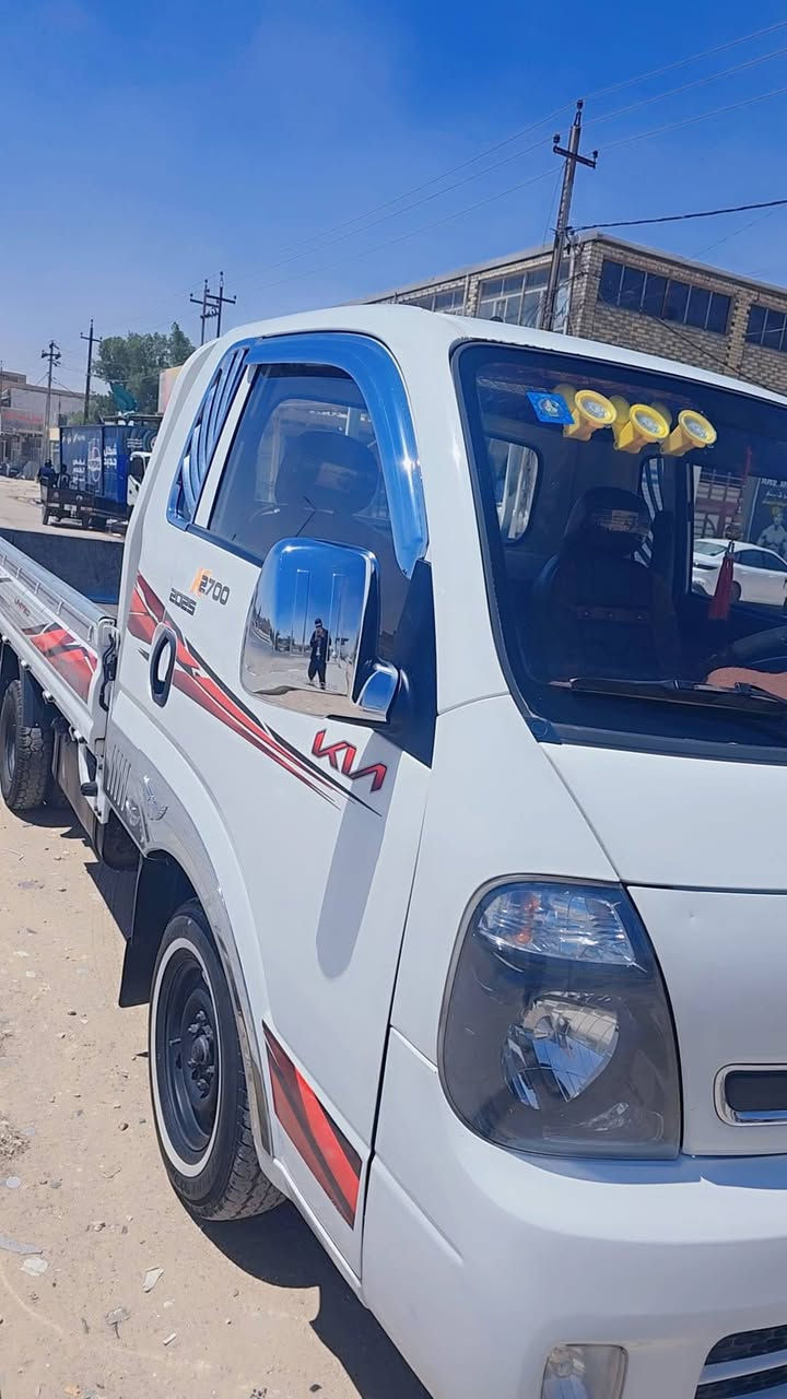 البيع كيه حمل موديل ألفين و١٧ سياره مكفوله من عده رشات صبغ بل بدي جمليه رقم نكليزي سياره بسمي كيير ومحرك كفاله سعر ١١٨وبيه مجال قليل تصال ع ههذ رقم ***********
