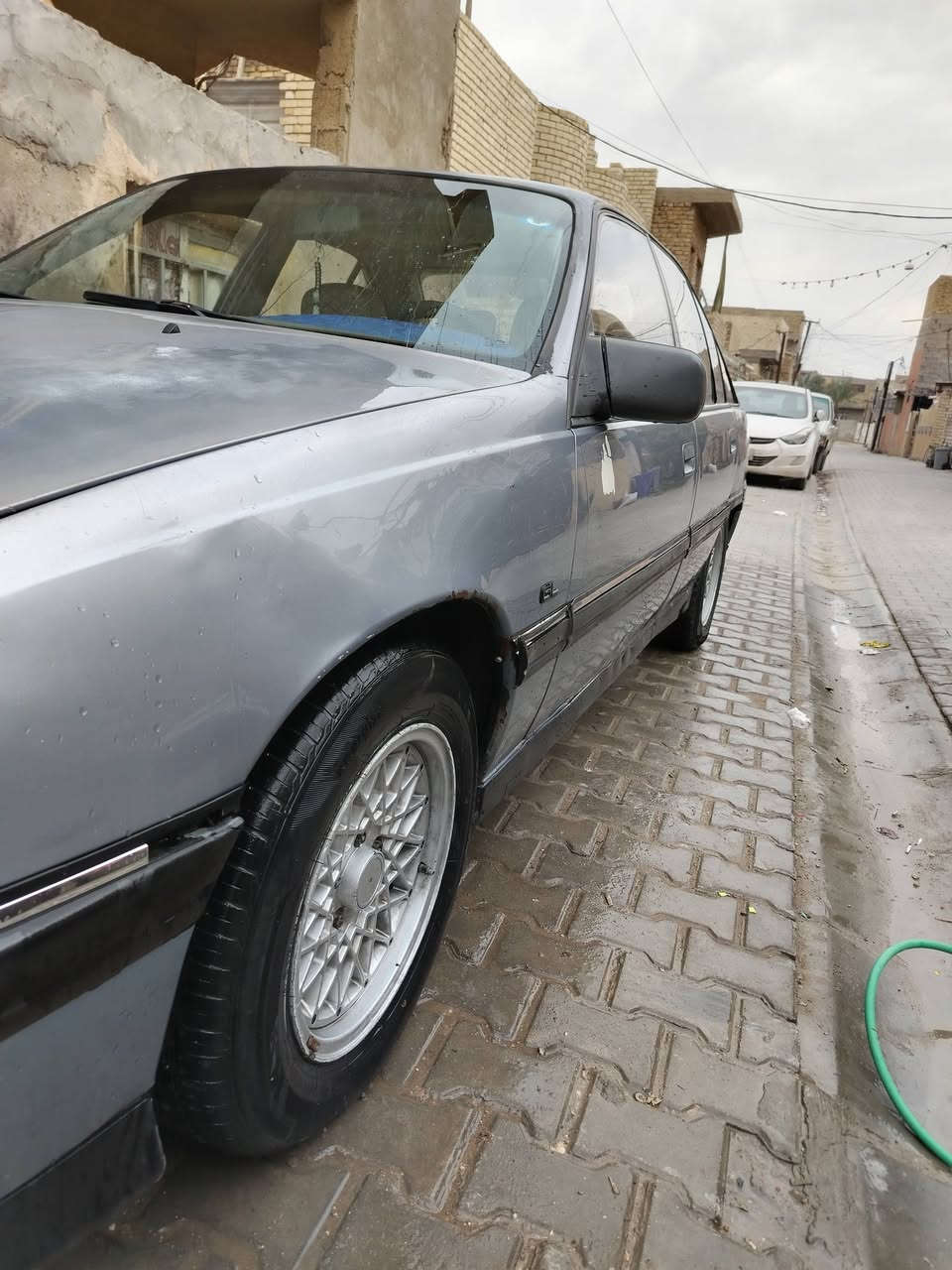 سلام عليكم اوبل اوميكه سياره خير من الله كير عادي سياره بلاديه متصرف عليه ربع كهرباه كله شغاله ***********

