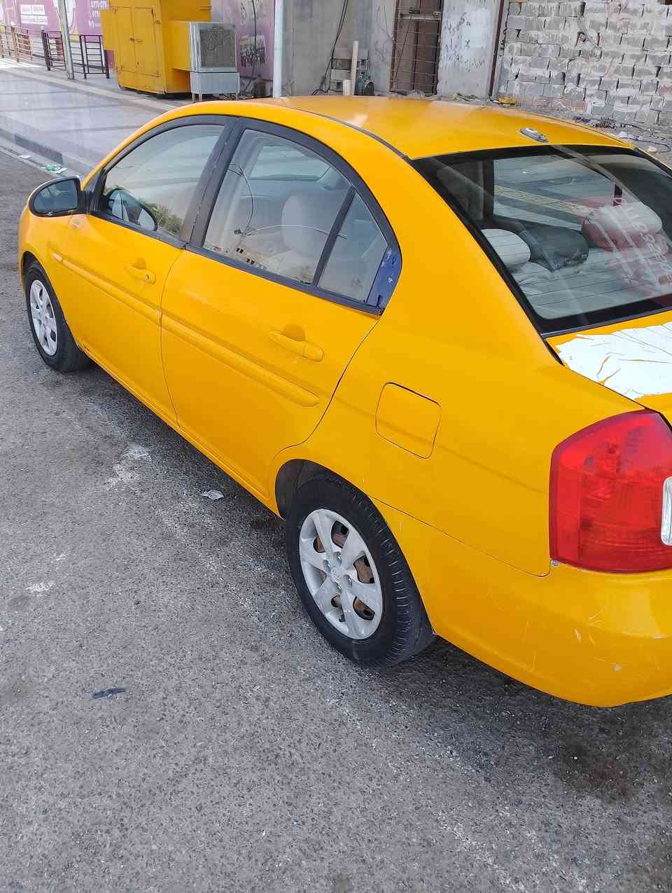 اكسنت 2011 امريكي مكينه 1600 كير محرك تبريد تاير كله جديد بيه جاملغ وبنيد  وبيه بابين بدون دواخل السعر 73 للتواصل ***********

