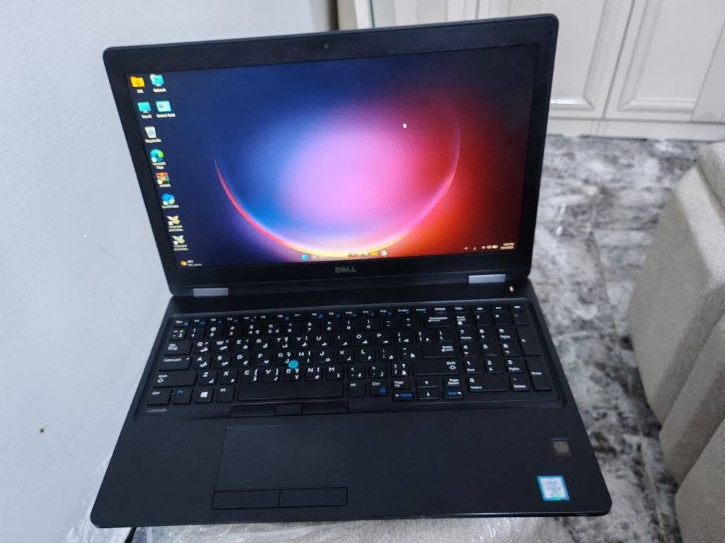 لابتوب dell.  
شاشه حجم 15.6 FHD. مميز 
Cori5 gel 7
جيل سابع
RAM 8
HARD 256 ssd m2
كارت شاشه مدمج 4G
بطاريه من 3 إلى 6 ساعات شحن 
الابتوب جدا نضيف 
شحن تايبسي.    
 بصمه اصبع
كيبورد عربي انجليزي + ضوئي
لابتوب مناسب للهندسه و التصميم 
سعر 250 بيه مجال بسيط 
مكاني بغداد توصيل موجود 
رقم ***********
