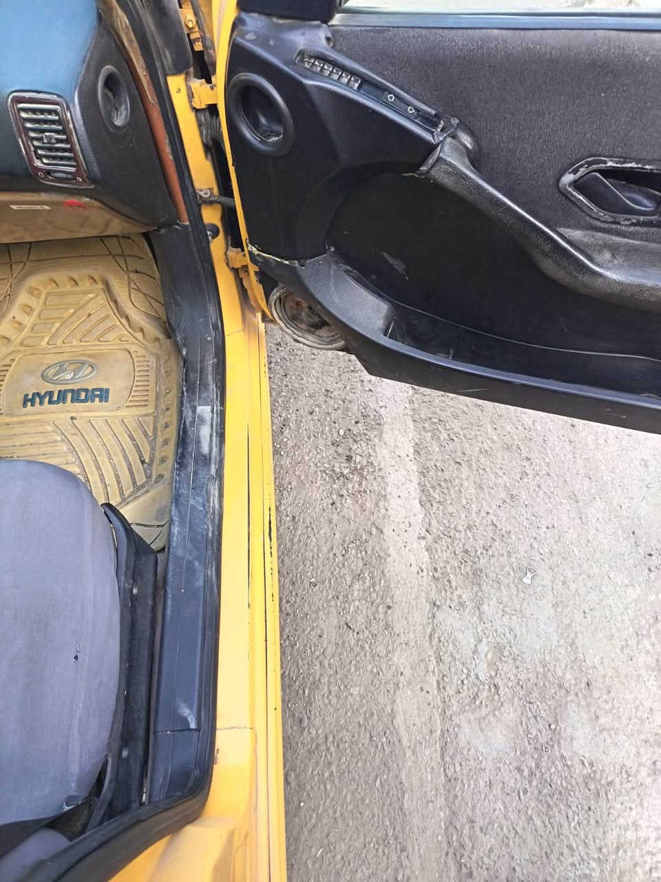 سياره جهاهز بيها شغلات بصيطه موديل ١٢تبريد ثلج مكينة وكير فرنسي بيها طخه جالملغ الخلفي تخم تاير باتري جديد حداديه نضيفه***********. مكلف بلنشر للاستفسار الاتصال مكاني البياع السعر ٣٣ وبيه مجال

