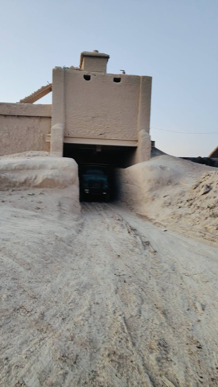 سلام عليكم يوجد جص الجزيره حمل فول تصعيد كواني كادر عمل كامل بسعر مناسب ومن الله توفيق الرقم الاهاتف ***********
