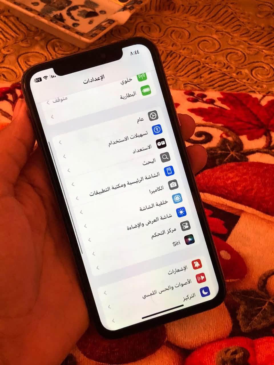 للبيع جهاز iPhone XS بحالة شغال وبسعر اقتصادي مناسب للاستخدام اليومي أو كجهاز ثاني.
المواصفات والحالة:
 الذاكرة: 64 جيجابايت.
 البطارية: مستبدلة جديدة.
 Face ID: متوقف (لا يعمل).
 الظهر: فيه كسر (واضح بالصور).
 الحالة العامة: الجهاز شغال ونازل منه كل شيء تمام.
💰 السعر: 90,000 دينار عراقي.
📍 المكان: بغداد - زيونة.
🚫 التوصيل: لا يوجد توصيل (استلام مباشر من المكان).
للتواصل والاستفسار، يرجى المراسلة على الخاص

نص مكتوب في الصور:
- ٨:٤٤
- رجوع
- حول
- الاسم
- إصدار iOS
- اسم الطراز
- رقم الطراز
- الرقم التسلسلي
- < iPhone ❤️
- < 18.7.10
- iPhone Xs
- MTAJ2LL/A
- G0NCM643KPFR
- انتهت صلاحية التغطية
- الأغاني
- الفيديوهات
- الصور
- التطبيقات
- السعة
- متوفرة
- ٣٦
- ٨٢
- ٢٦
- ٦٤ غ.ب.
- ٣٠,١ غ.ب.
- ٨:٤٤ الإعدادات خلوي متوقف البطارية عام تسهيلات الاستخدام الاستعداد البحث الشاشة الرئيسية ومكتبة التطبيقات الكاميرا خلفية الشاشة شاشة العرض والإضاءة مركز التحكم Siri الإشعارات الأصوات والحس اللمسي التركيز
- البطارية
- حالة البطارية والشحن
- رسالة مهمة حول البطارية
- غير قادر على التحقق من أن هذا ال iPhone يحتوي على بطارية أصلية من Apple. قد لا تكون التفاصيل الواردة من هذه البطارية دقيقة.
- لمعرفة المزيد
- الحد الأقصى للقدرة
- %١٠٠
- هذا قياس لقدرة البطارية مقارنة بقدرتها عندما كانت جديدة. قد تتسبب القدرة المنخفضة بتقليل ساعات الاستخدام بين عملية الشحن والأخرى.
- أقصى قدرة للأداء
- ال iPhone غير قادر على تحديد عمر البطارية.
- شحن البطارية المحسن
- للحد من استنزاف عمر البطارية، يتعلم ال iPhone من عادات الشحن اليومية، بحيث ينتظر ولا يتجاوز ٨٠٪ حتى يحين موعد حاجتك إلى استخدامه.
- حول القطع والخدمة تجمع Apple سجل تاريخ القطع والخدمة، ويعرض السجل معلومات عن هذا الـ iPhone وحالته وتفاصيل إصلاحه. معرفة المزيد... سجل تاريخ الخدمة البطارية بصمة الوجه غير معروف مشكلة