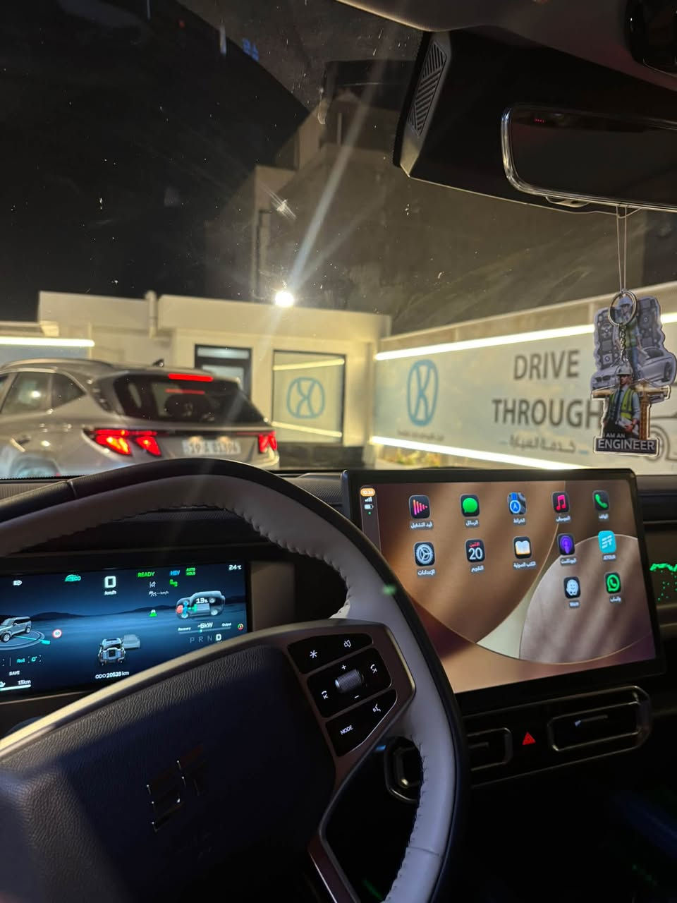 السلام عليكم 
جيتور T2 2026 Plug in 
 PHEV 
السيارة نظيفة كلش على وضع الشركة ماشية 28.000 كيلو متر 
ضمان لمدة عشر سنوات او مليون كيلو متر 
استلام شركة مسار المدينة
كاميرات 360 درجة حساسات امامية خلفية فتحة سقف بانوراما 
انارات داخلية 
Auto hold 
جنطة شفط 
الشحنة الواحدة تمشي 139 كيلو متر 
نظام شحن ذاتي من خلال المحرك  
سستم صوت سوني 
وبعد بيها كلش هواي مواصفات 
السيارة حيل حلوة وما ناقصها اي شيء 

للاستفسار التواصل ‭***********‬
او تواصل خاص مكان السيارة كربلاء
