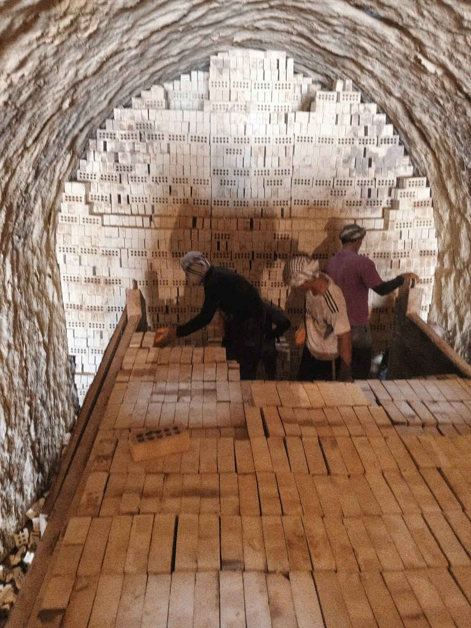 السلام عليكم طابوك جمهوري شرط 4الف وزايد واصل للديوانيه وباسعار تنافسيه للاتصال ***********
