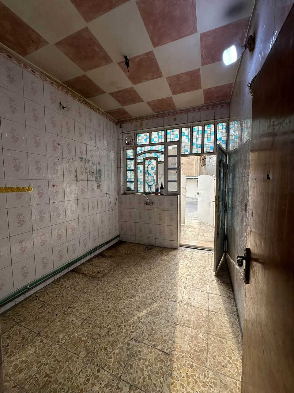 للإيجار 80متر مدخلين
يحتوي / استقبال ومطبخ وغرف نوم وخدمات 

الموقع / التجار مقابيل الجامعة الامام الكاضم 

بدل الايجارب500 الف 

***********
