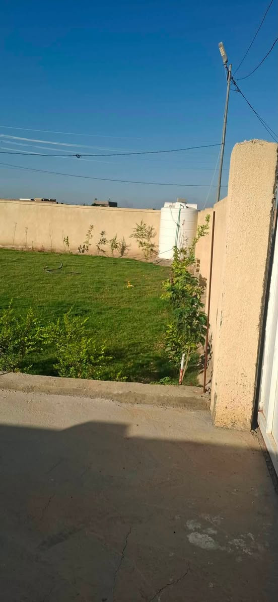 قطعه طابو زراعي سند 25مساحة 400 مكان القطعه ورديه خارج قريب سكة القطار 20x20 تحتوي ع غرفه ومطبخ وصحيات  عرض الشارع 10متر ركن السعر 85وبيه مجال رقم صاحب القطعه ***********
