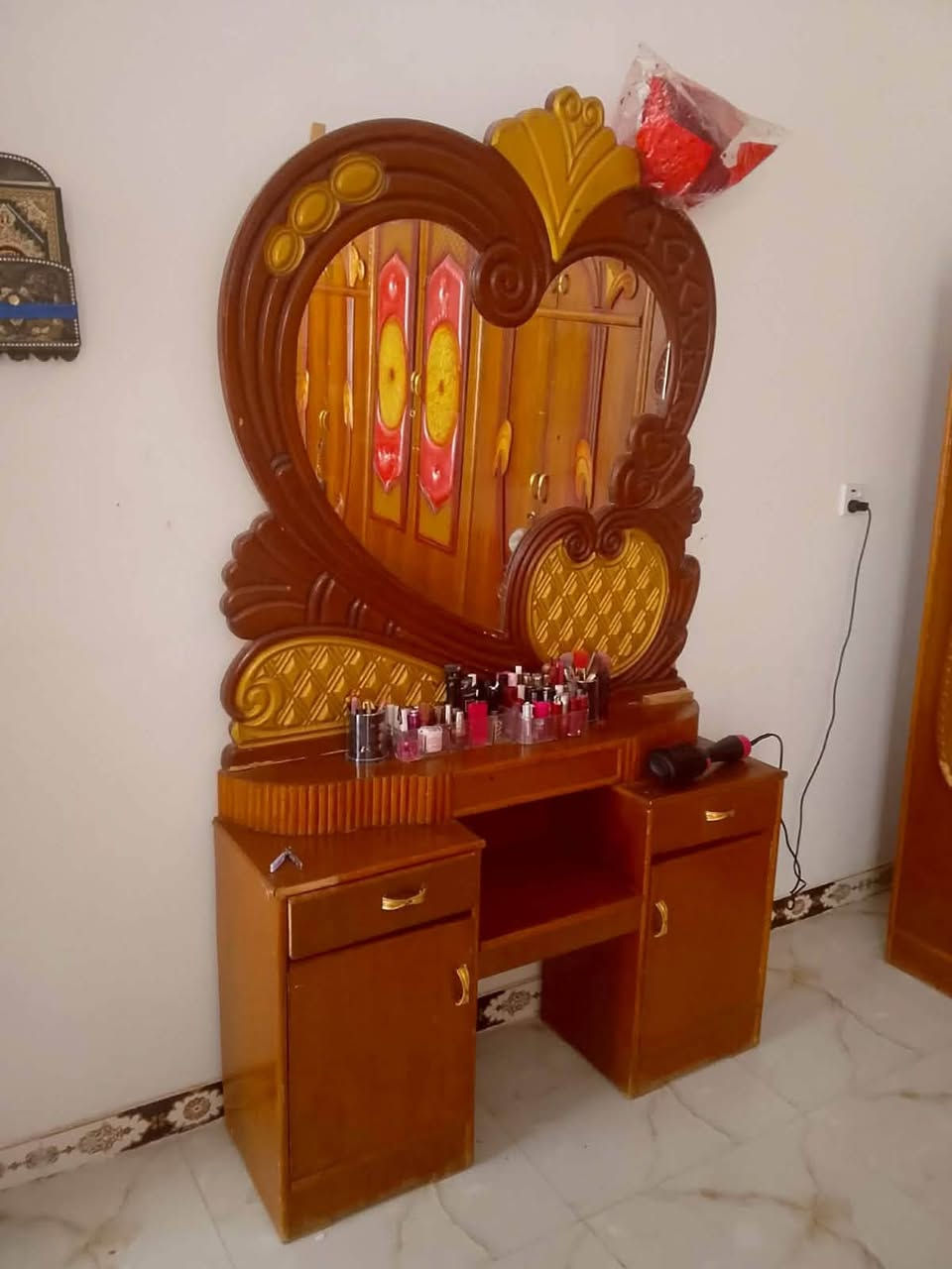 غرفه عراقيه كاطون الرحمه قرب جامع صهيب الرومي مجاور أسواق سمى الاستفار خاص
