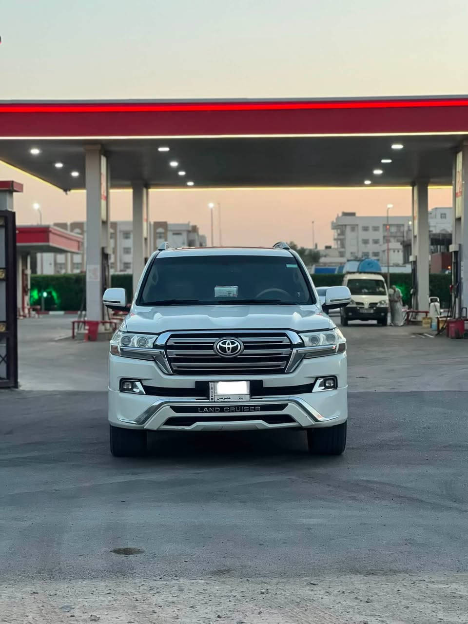 السعر 218🌹
بيع او مراوس بأقل 

انضف لاندكروز محدثه 👍
اخوان السياره جديده كلش لا تقيسها 
مثل الي محدثات ومكلوبه او صبغ عام هاي 

بدون قماره وبدون دواخل
وحالياً بديها صافي بدون شخط بدون بارد

لاندكروز 2009 محدثه 2021 داخل وخارج بلكامل حتى اليدات والبصمه 

بيه صبغ حزام 
القماره مكفوله بدون صبغ 
شرط تفحص سونار وين ميعجبك
وبدون ضرر داخلي 
شرط شواصي كفاله تكم كفاله 

بريم اصل فول مواصفات 
محرك 6 سلندر ع وضع الشركه 

رقم بابل بأسمي تحويل مباشر 

بيه منضومة غاز 
يعني انسا شي اسمه إصراف 
تفولها ب10 آلاف تفتر بيه اسبوع 

مكينه وكير وحداده مكفولات 
تخم تاير جديد 

جاهزة وبدون نقص وبلعافيه ع الياخذها 🌹

السعر 218 🌹
بيع او مراوس بأقل

***********
مكاني النجف / الكوفه
