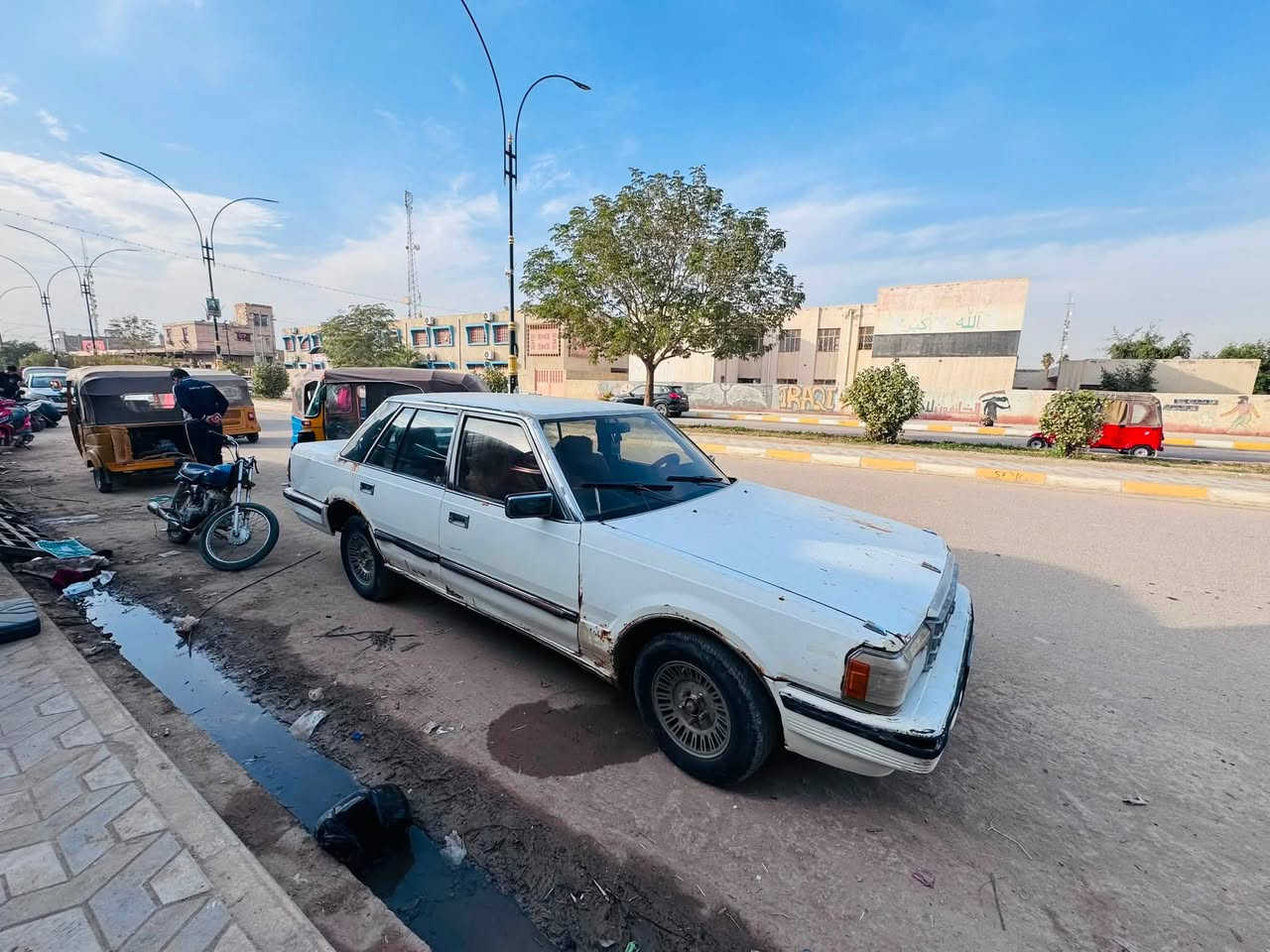 سوبر ٨٥ رقم كربلاء نكليزي باسمي
مكينه بطه بيها صوت اول ماتشتغل الكير جديد عظمتها شوف العين غرفتها نظيفه السعر ٢٧ مكان السياره ذي قار النصر 
للاستفسار المراسله أو الاتصال على ***********
