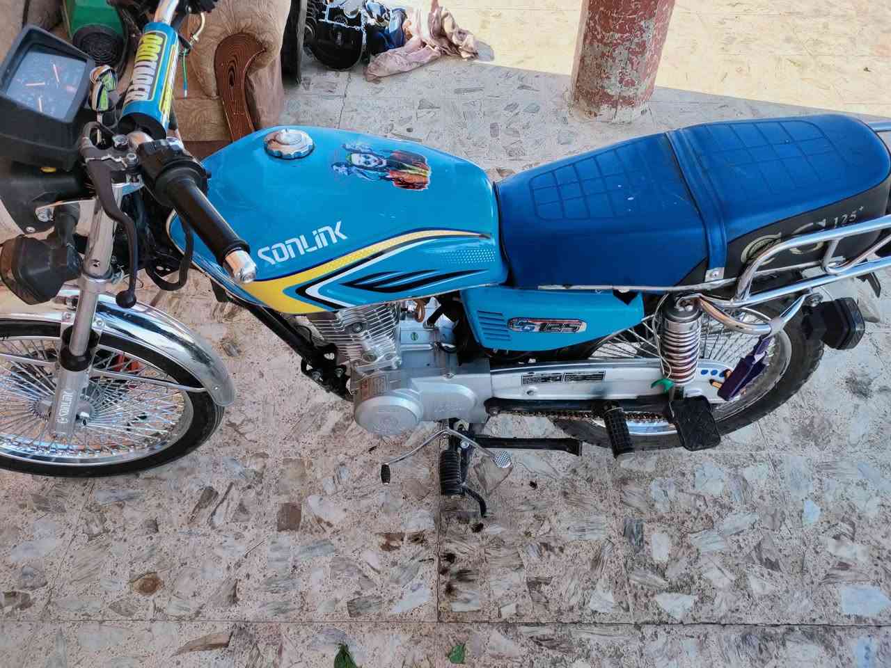 السلام عليكم دراجه للبيع موديل 24 محرك شرط ما مفتوحه كامله من كل شيء كهربائيات السعر 500 وبيها مجال بسيط رقم الهاتف ***********
