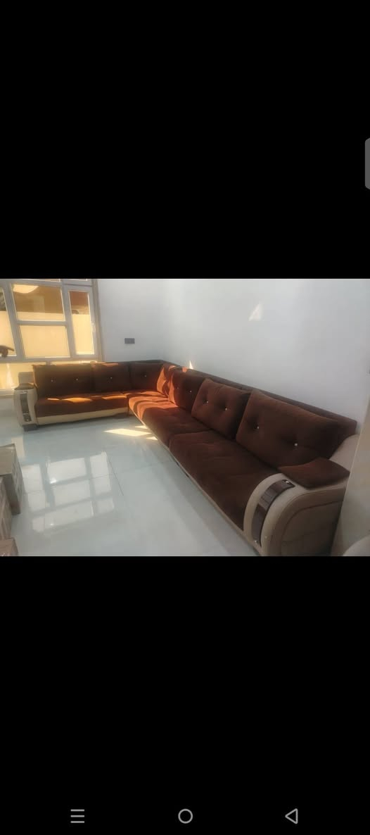 بيع مستعجل بيع مستعجل ديوان تركي تسعة أمتار بسعر مغري جدا ٢٢٥ ألف وبيه مجال العنوان موصل حي البكر قرب ملعب الامواج للاستفسار الاتصال عبر الرقم ***********
