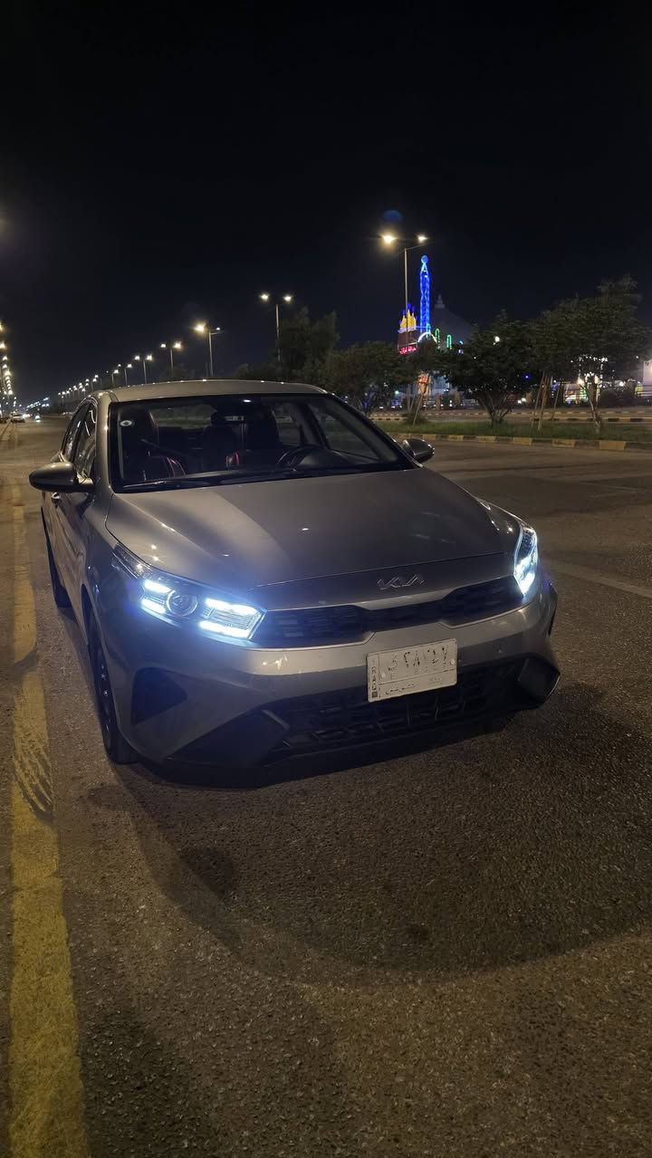 سيراتو خليجي
2023 ماشيه 28 الف كم فقط 
محرك 1.6 
السيارة عمية فقط اللايت LED 
السيارة بدون صبغ بس بيها بارد وشوية تكحيل
رقم بغداد خصوصي
المكان نجف 
للتواصل على الرقم ***********
السعر  159
