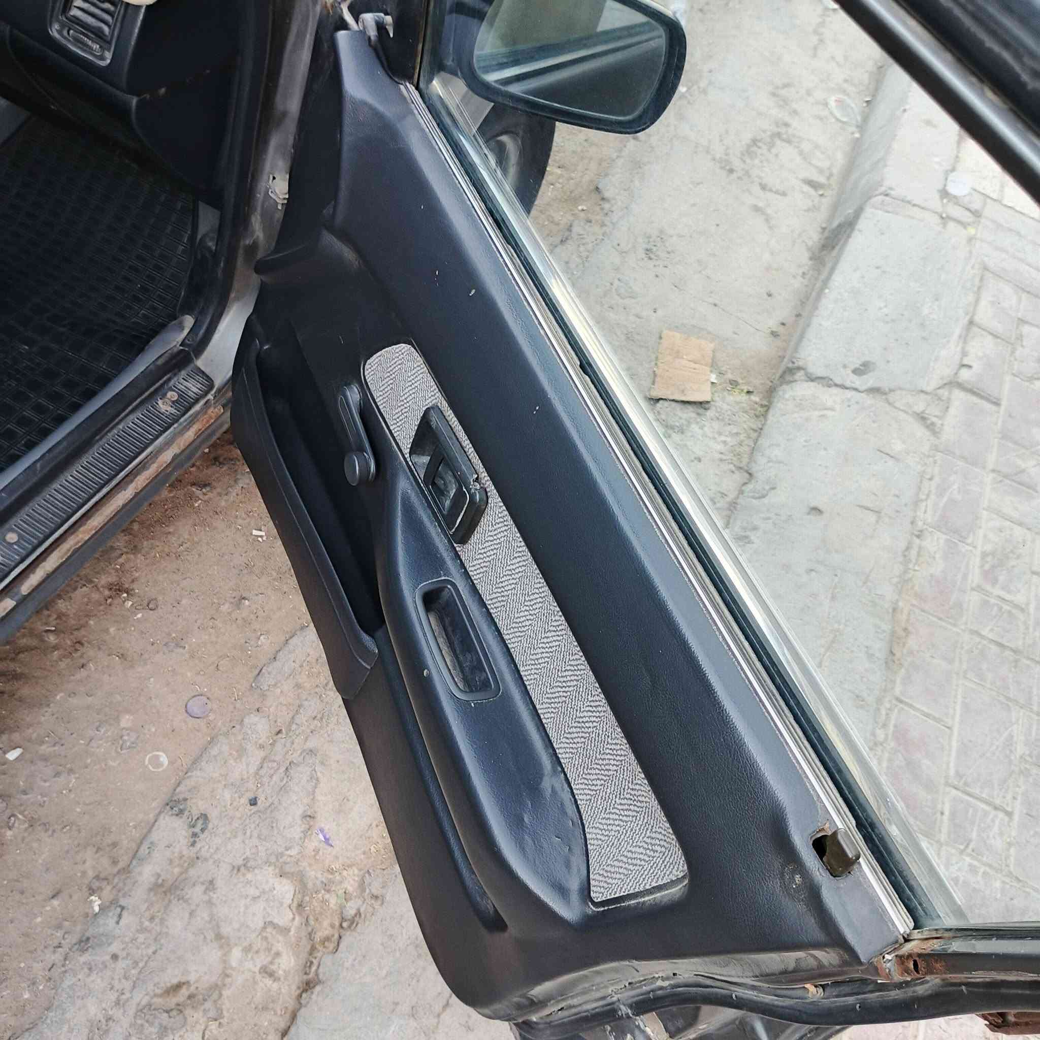 للبيع كورلا 91 مكينه 1600تبريد شغال رقم انكليزي مداور ثاني يوم بلاشش سعرها  27 ورقه مكانها كوفة شراي يتصل ***********
