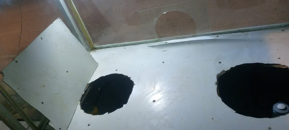 السلام عليكم 
عربانة للبيع او للايجار مع كافة ملحقاتها بيه طباخين ترهم لبلبي فلافل جاي للاستفسار هذا 
رقمي ***********
