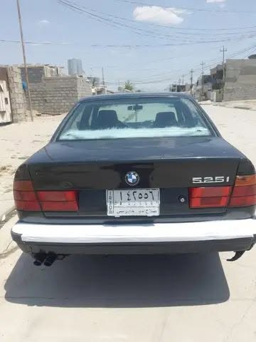 BMW 525 كير اوتماتيك
موديل 91 كير  ومحرك شرط
مكينه حجم528
مابي ضرر
مشروع وطني رقم صلاح الدين 
سنوية لسنة 29
بطاقه بانزين كامل
تبريد وتدفئه  شغال 

مكان داقوق 
55  بي مجال قليل

***********
