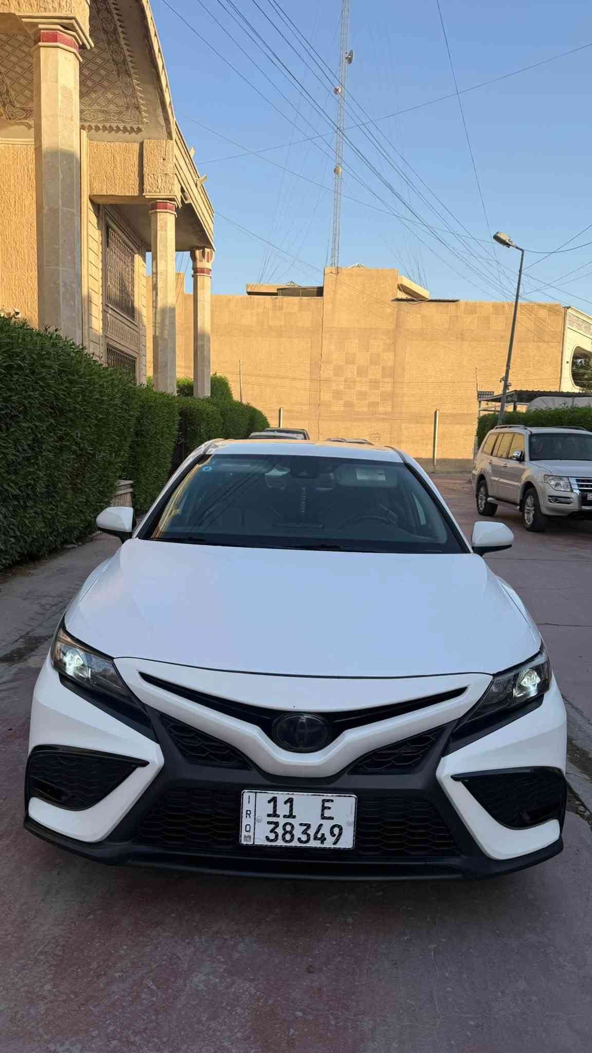 السلام عليكم كامري 2021 هايبرد ماشيه 48 SE مواصفاتها بس بدون فتحه كشنات جلد وكهرباء  تخم تايرات ياباني خليتلها ودهن ارقى نوعيه اديرلها فولترونك الماني امريكيه حادثها جاملغ خلفي وراجع بارد بدون صبغ جوه الرقم فقط اكو صبغ رقم بغداد ب اسمي  بدون لا رصعات ولا خدوش وين متاخذها سونر عادي وبيها سونر هيه الصور كلها مرفقه . سعرها ١٩٣ ورقه وبيها مجال بسيط جداً . مكاني بغداد زيونه ***********
***********
