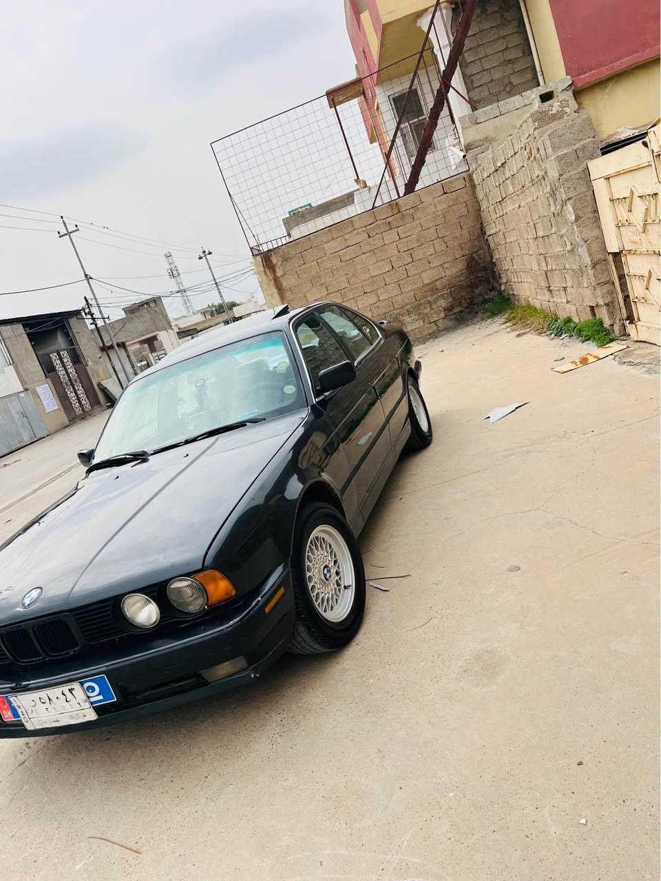 بي ام موديل 91 سياره حلو او نضيفه مال بيت صبغ جماليه سياره فول سقف اسلايت جمات كهربائي كشنات جلاد سياره كاعد او حلو السعر 64 او بي مجال رقم *********** كركوك, العراق

