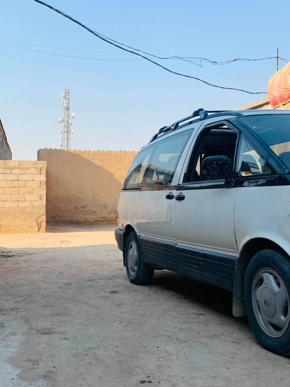 سلام عليكم بريفا للبيع موديل 99بدون خياس بدون ضريه بدون صبغ وياله و تايرات جديد  لايتات جديده امامي خلفي كهربائيات كله شغال كير عادي 7 راكب سياره خير من الله  مكان سياره واسط العزيزيه 40وبيهاا مجال للطيبين ***********
