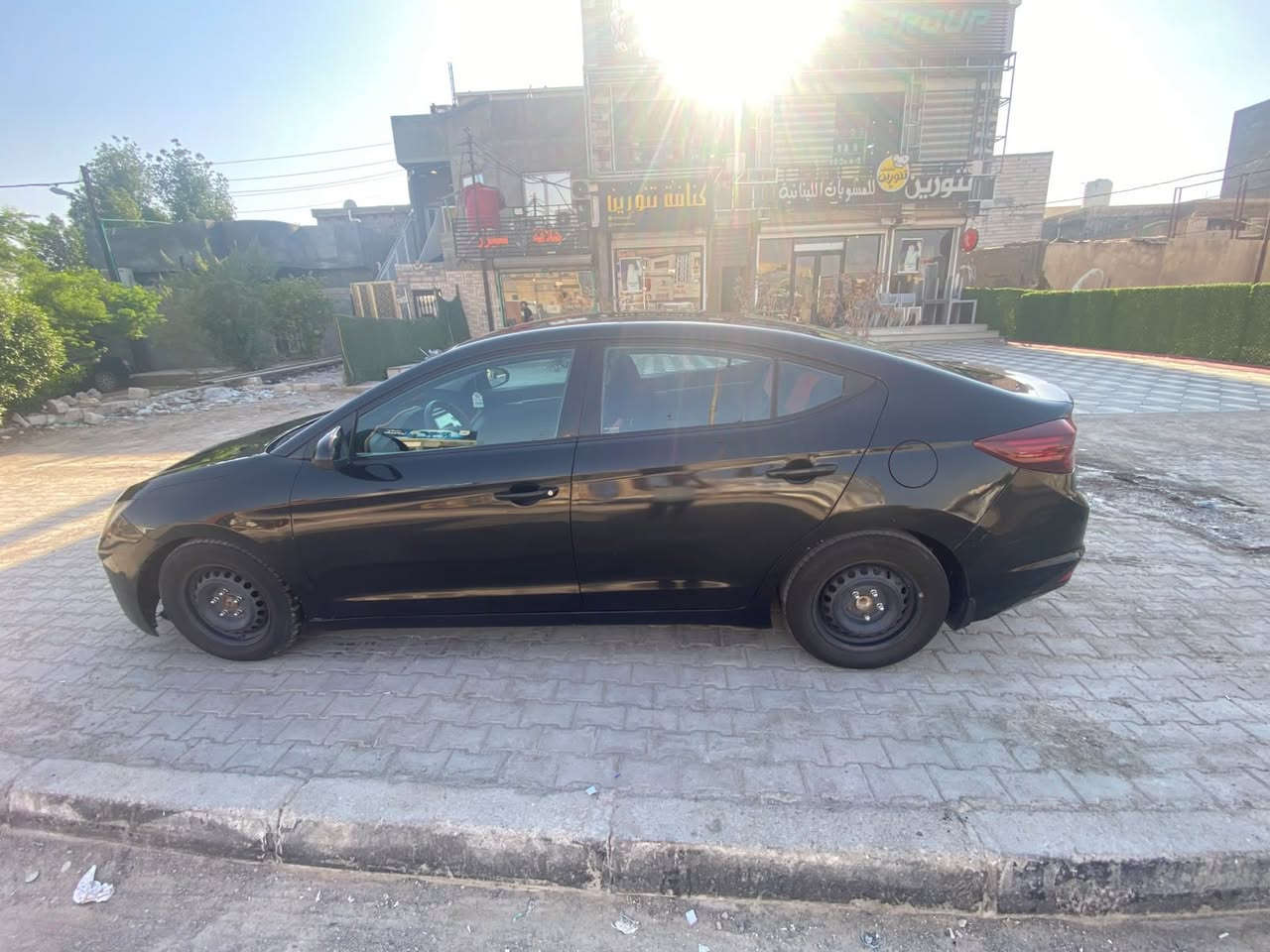 سلام عليكم
النترا موديل 2020 وارد أمريكي حادثها بنيد مصلح بدون دواخل وباب السائق مبدل ومصبوغ مع بارد بالهلال الخلفي 
عندي وكاله عامه بالسياره 
السعر : 115 وبيها مجال للطيبين 
عنوان السياره الجبيله قرب تايم سكوير 
للاستفسار الاتصال بالرقم ‪***********‬
