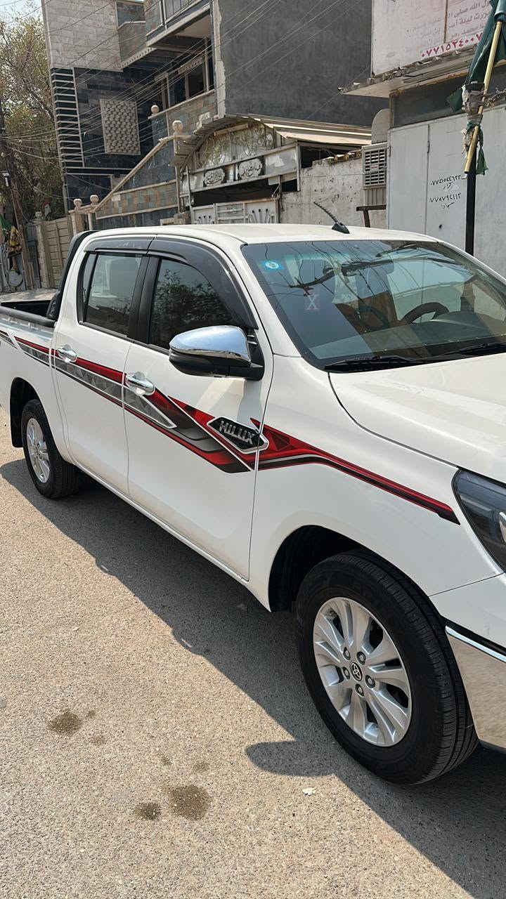 سلام عليكم تويوتا هايلوكس موديل ٢٥ مكفولة من الضربة والصبغ ماشي ٦٣ مكان بغداد ***********
