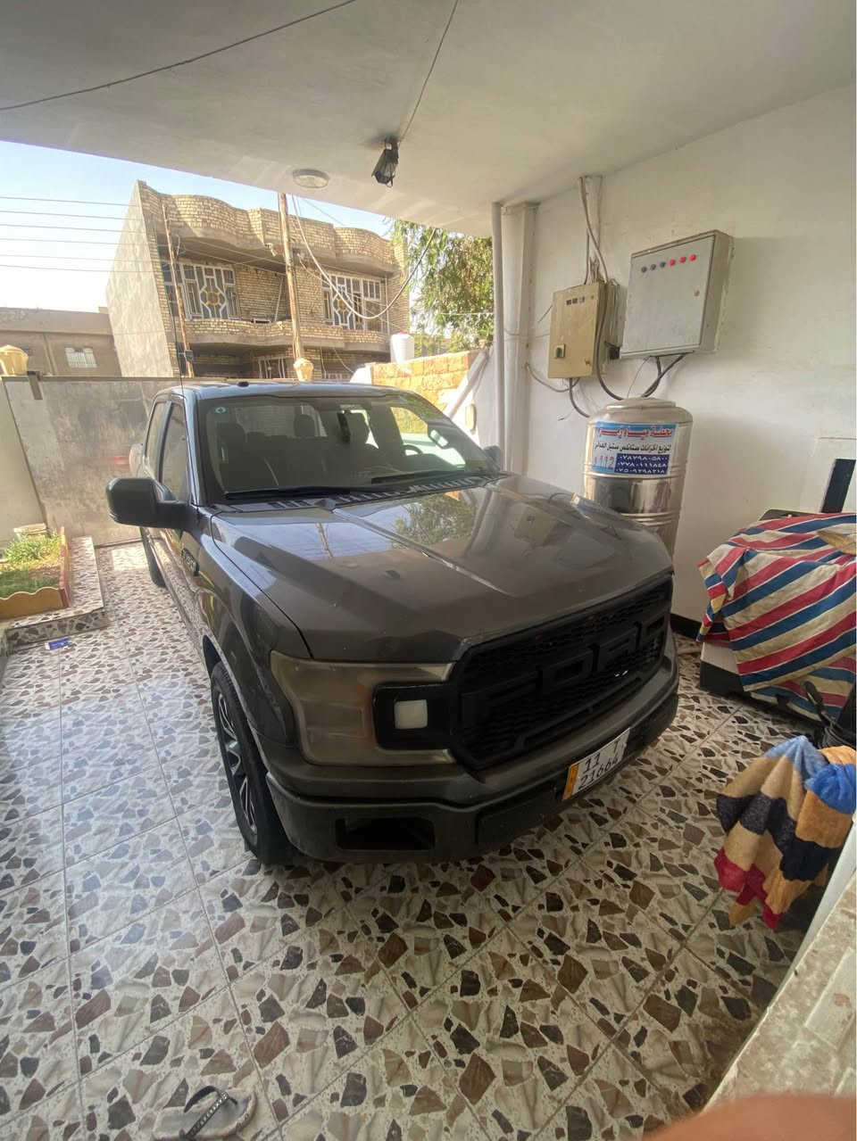 السلام عليكم 
فورد f150
موديل2018بسمي 
ضرر جاملغ امامي السايق بدون دواخل ونفسة مصلح ربع الجاملغ 
ماشيه 142 
بسمي كير وميكنه مكفولات 
صدر حلو تبريد ثلج 
رقم بغداد بسمي 
***********
السعر 26$ بغداد, العراق
