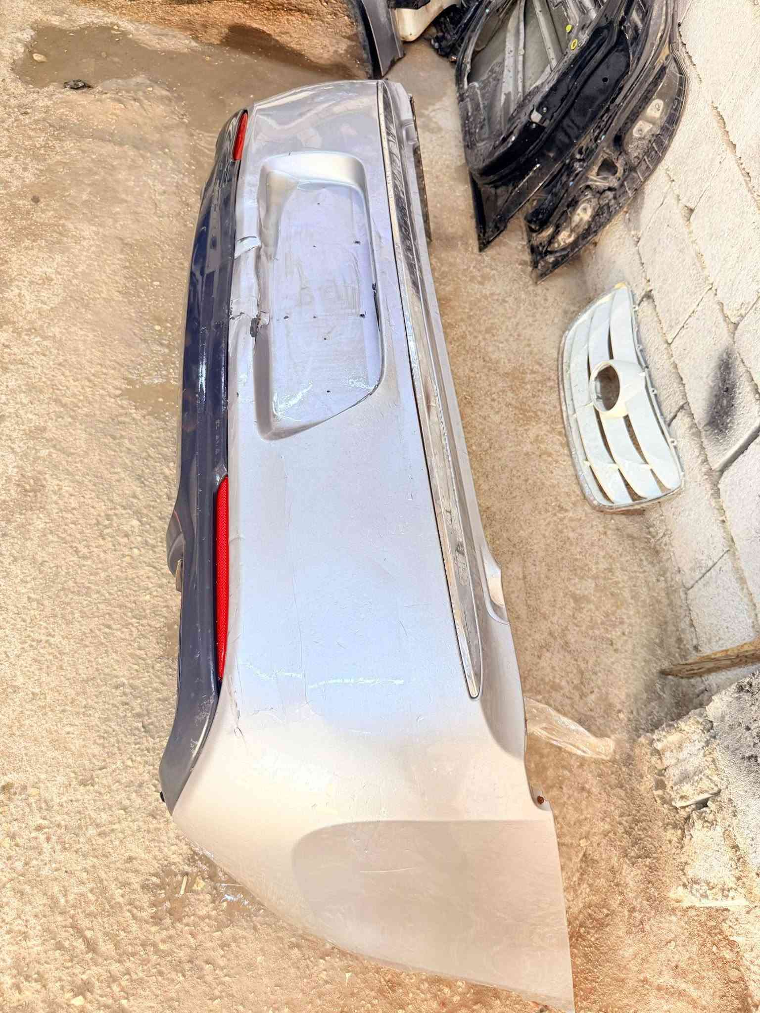 سلام عليكم بيبان جارجر لون اسود صوب سايق وصوب الصدر ودعاميه أوباما لون رصاصي خلفيه *********** اتصل مكاني كربلاء
