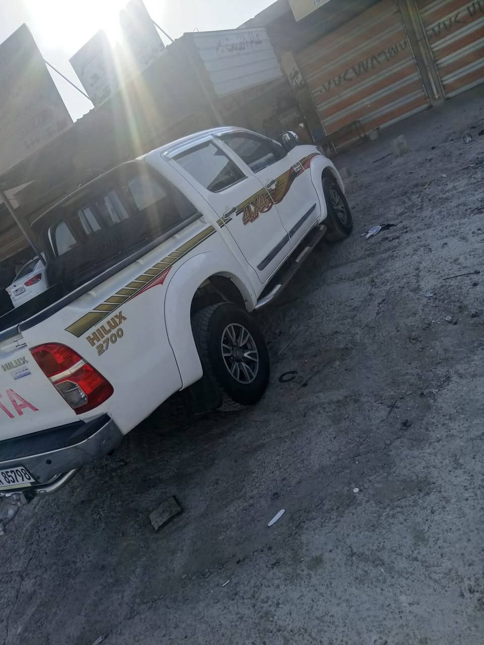 سلام عليكم هايلوكس فور ويل فول مواصفات موديل 12 سيد نهرو سيارا مكفولة من كلشي كير محرك شرط و شرط مامفتوح سيارا بسمي سعر 235 بي مجال ***********
