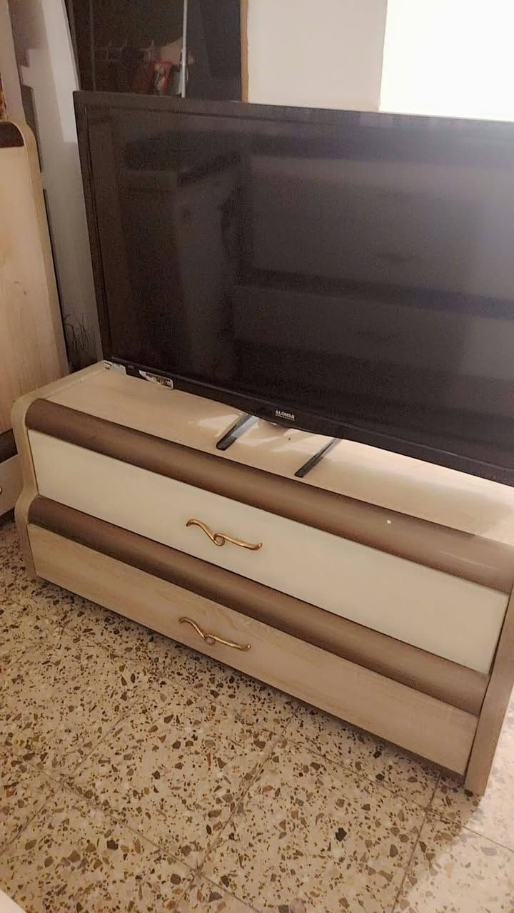 ***********
شراي يراسلني واتساب
غرفه تركي 10  قطع ثقيله تكمه سعر كلش مناسب عهوان بغداد حي الإعلام واتساب فقط
