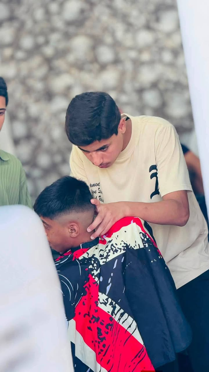 ✂️ دورتنا مستمرة والتسجيل ما زال مفتوحًا ✂️
إذا كنت ترغب بتعلّم مهنة تضمن لك فرصة عمل ودخلًا جيدًا، فهذه فرصتك.
نعلن عن استمرار دورة تعليم الحلاقة الرجالية، مع تدريب عملي ومتابعة خطوة بخطوة حتى إتقان المهنة.
📍 المكان: بيجي – قرية المالحة.
🗓️ الدوام: جميع أيام الأسبوع ما عدا الجمعة.
⏳ مدة الدورة: شهر واحد، وإذا احتجت وقتًا إضافيًا فسيتم منحه لك حتى تتقن المهنة بإذن الله.
💵 أجور الدورة: 100 ألف دينار فقط.
✅ تدريب عملي مكثف.
✅ تعليم جميع أساسيات ومهارات الحلاقة الرجالية.
✅ مناسب للمبتدئين ومن لا يملك أي خبرة.
📞 للاستفسار والحجز: ***********
واتساب ***********
⚡ سارع بالحجز، فالمقاعد محدودة، والتسجيل مستمر الآن.
