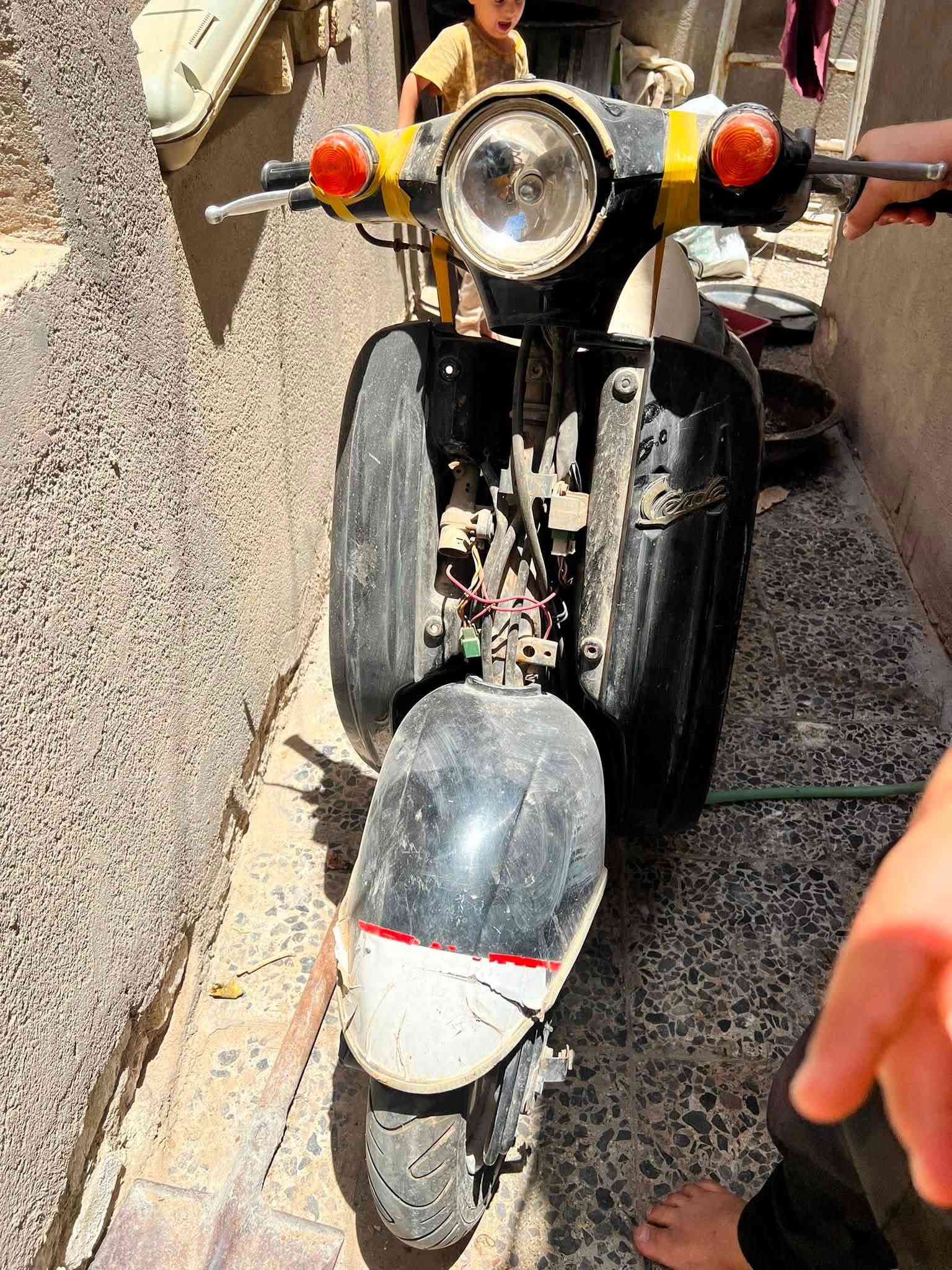 دراجه كوم حديد يسموه عبد الحليم  عوزه  ابلك مدريدشنو ما عرف طفت فجءه سعر٧٥ تواصل رقم *********** المكان ناصريه تضحيه
