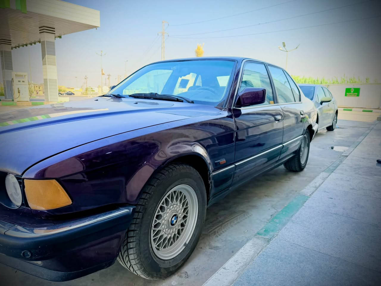 السلام عليكم 
✅بي ام 730 
✅موديل 1992
✅محرك مفتوح 
✅فول مواصفات 
✅حساسات
✅فتحته سقف 
✅صندوك شفط
✅صبغه جديده للجماليه
✅مكفوله من الضريه
سياره جديده وجاهزه ما ناقصها شي 
سعر السياره 62 وبيها مجال 
مكانها الكوت حي 
***********
