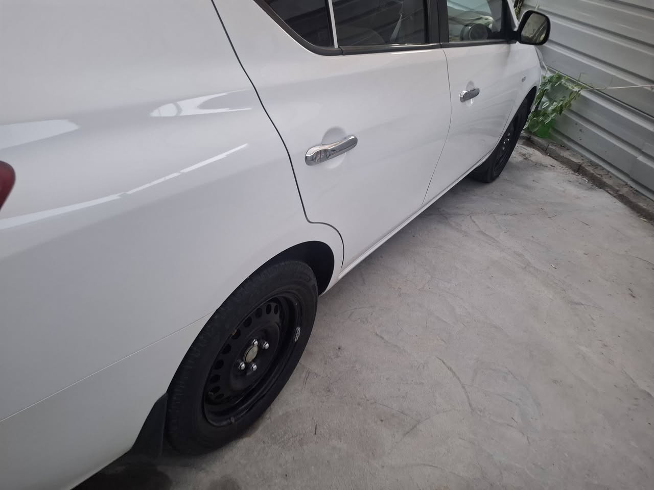 🚘 نيسان سني 2024هندي 
🚘 Nissan Sunny 2024
اليكم المواصفات :
* كفالة عامة (عدا جاملغ امامي الايسر)
* عداد المشي : 60الف 
* رقم بغداد استلام شركة 
*السنويه بسمنه 
*المكان كربلاء
*السعر120ورقه وقابل للتفاوض بمجال بسيط
سيارة مال بيت  بلعافيه الي ياخذه 
السيارة احلى من الصور 
كل نقص مابيه 
رقم الهاتف ***********
ايضايوجد واتساب 
تحياتي للجميع ربي يرزقكم جميعا
