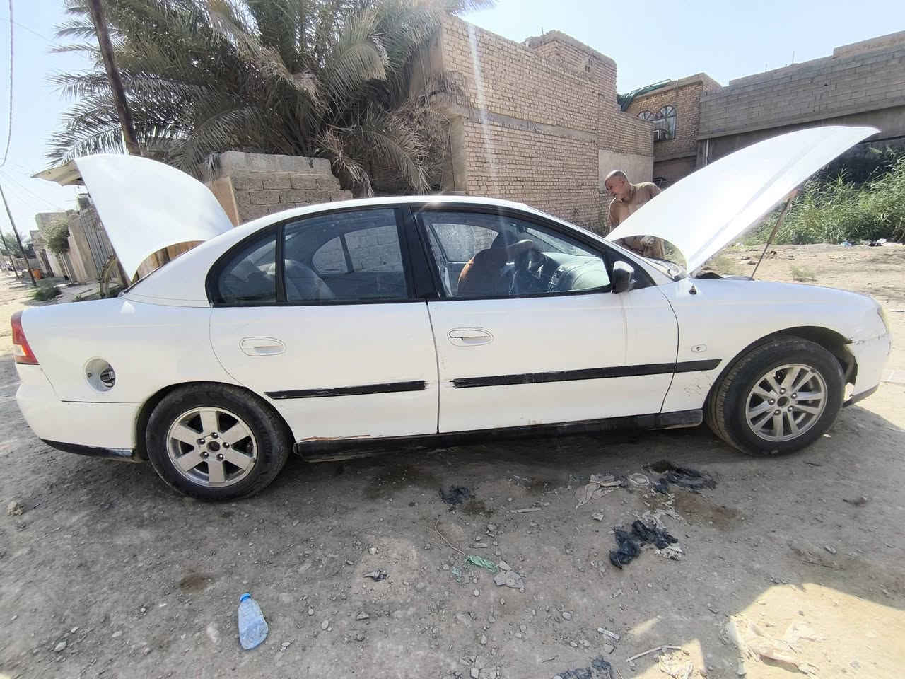 سلام عليكم سياره شوفرلت امريكي للبيع مكينه وكير محور بطه رقم انكليزي باقي التفاصيل خاص او اتصل علا رقم ***********
