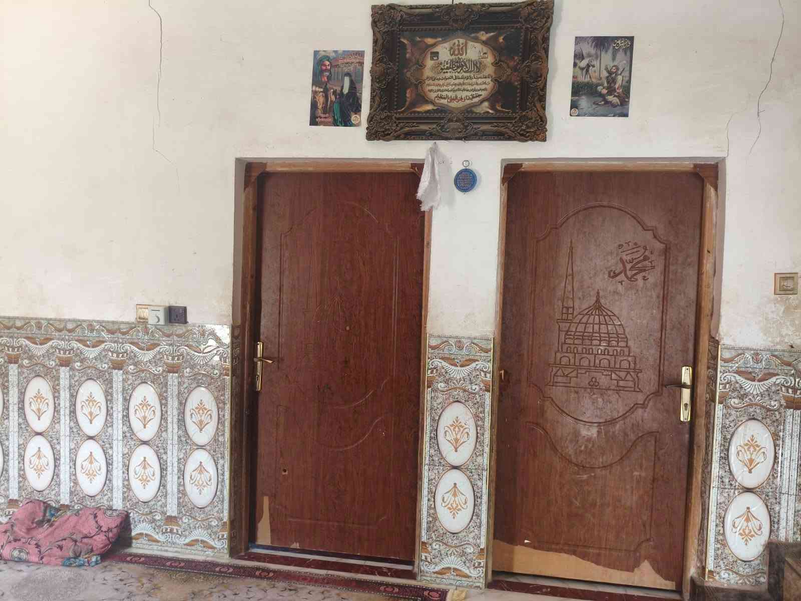 السلام عليكم
بيت زراعي للبيع في  حي الصدرين
نزلة مطر الاولى
غرفيتن وصاله ومطبخ واستقبال
مجمع صحيات داخلي وخارج
السقف عكاده
المساحه 280 بيت جاهز للسگن
جاهز من كلشي 
للاستفسار اكثر  الاتصال ع الارقام 
***********
***********
